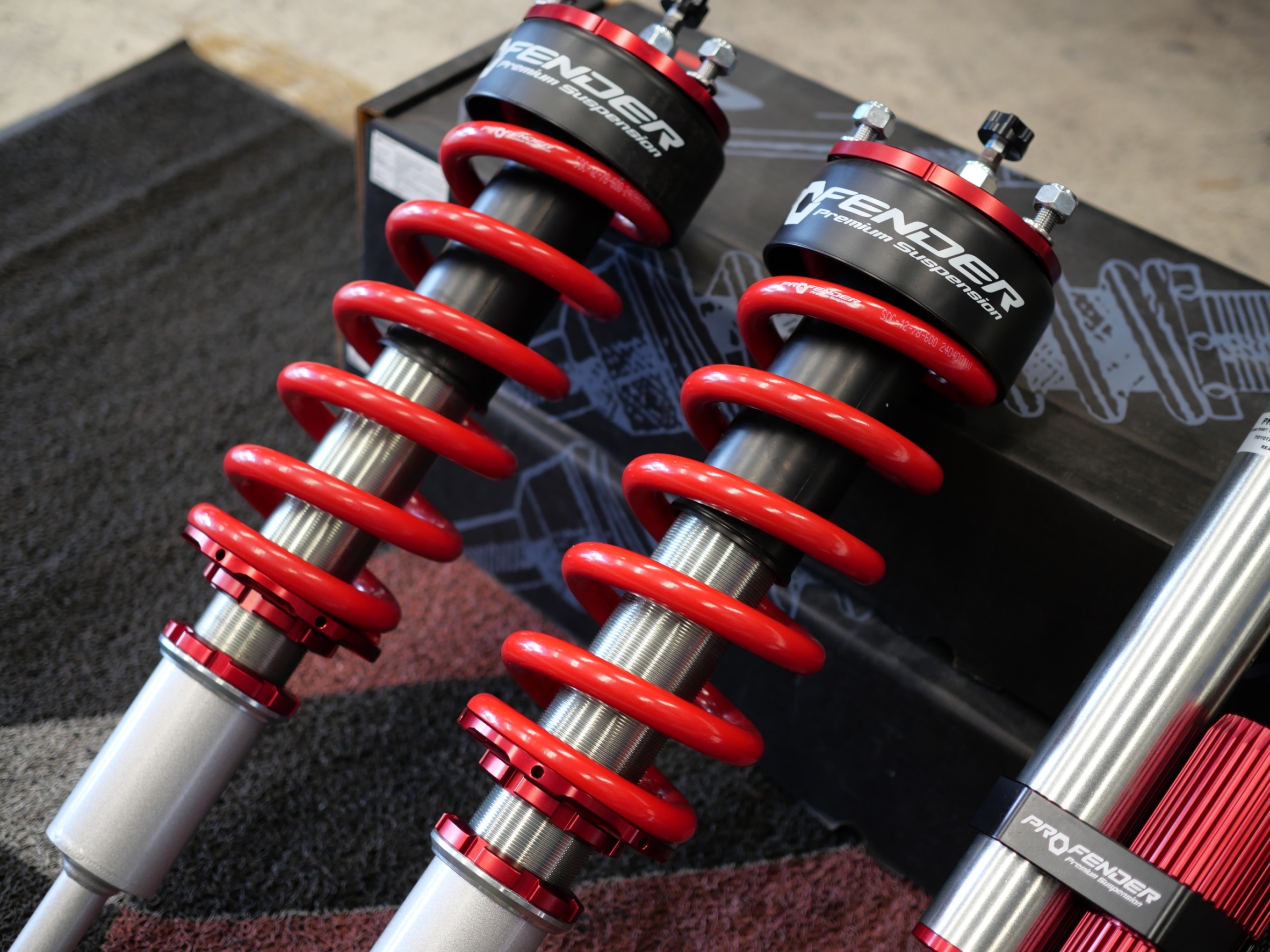 โช๊คอัพ Profender รุ่น Queen-Piggyback สำหรับรถ Toyota Fortuner