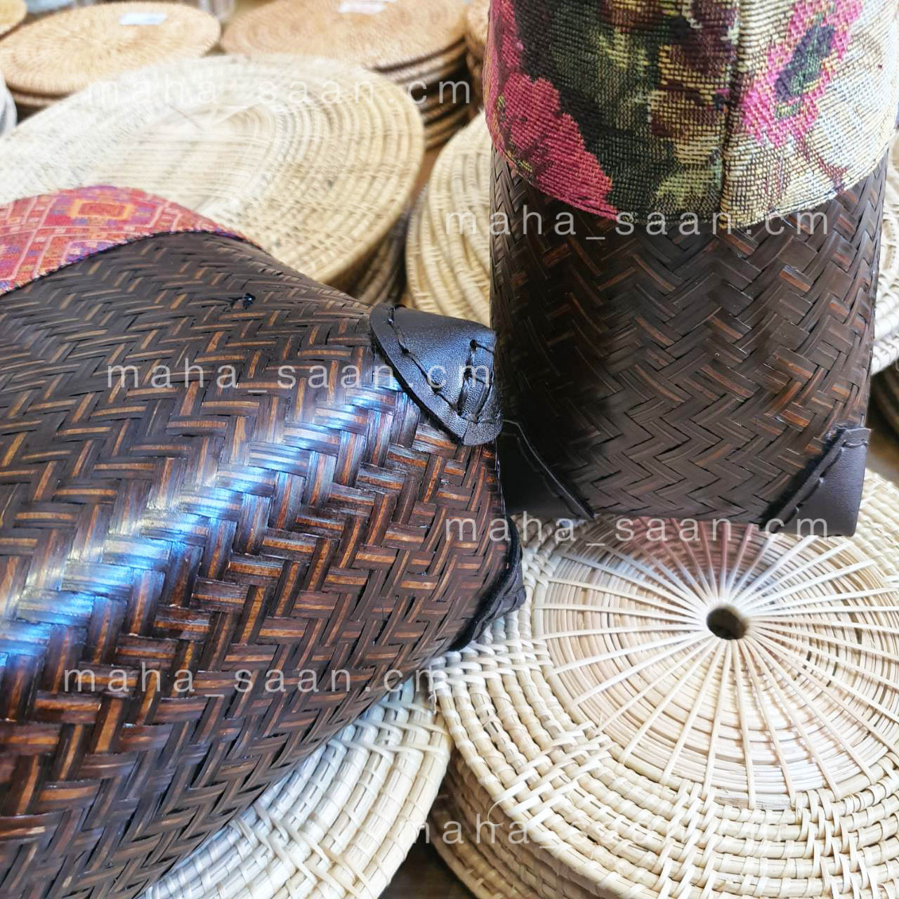 กระเป๋ากระจูด ผ้าไทย หูหิ้วถือออกงาน งานแฮนด์เมด คละสี คละลาย 🍥