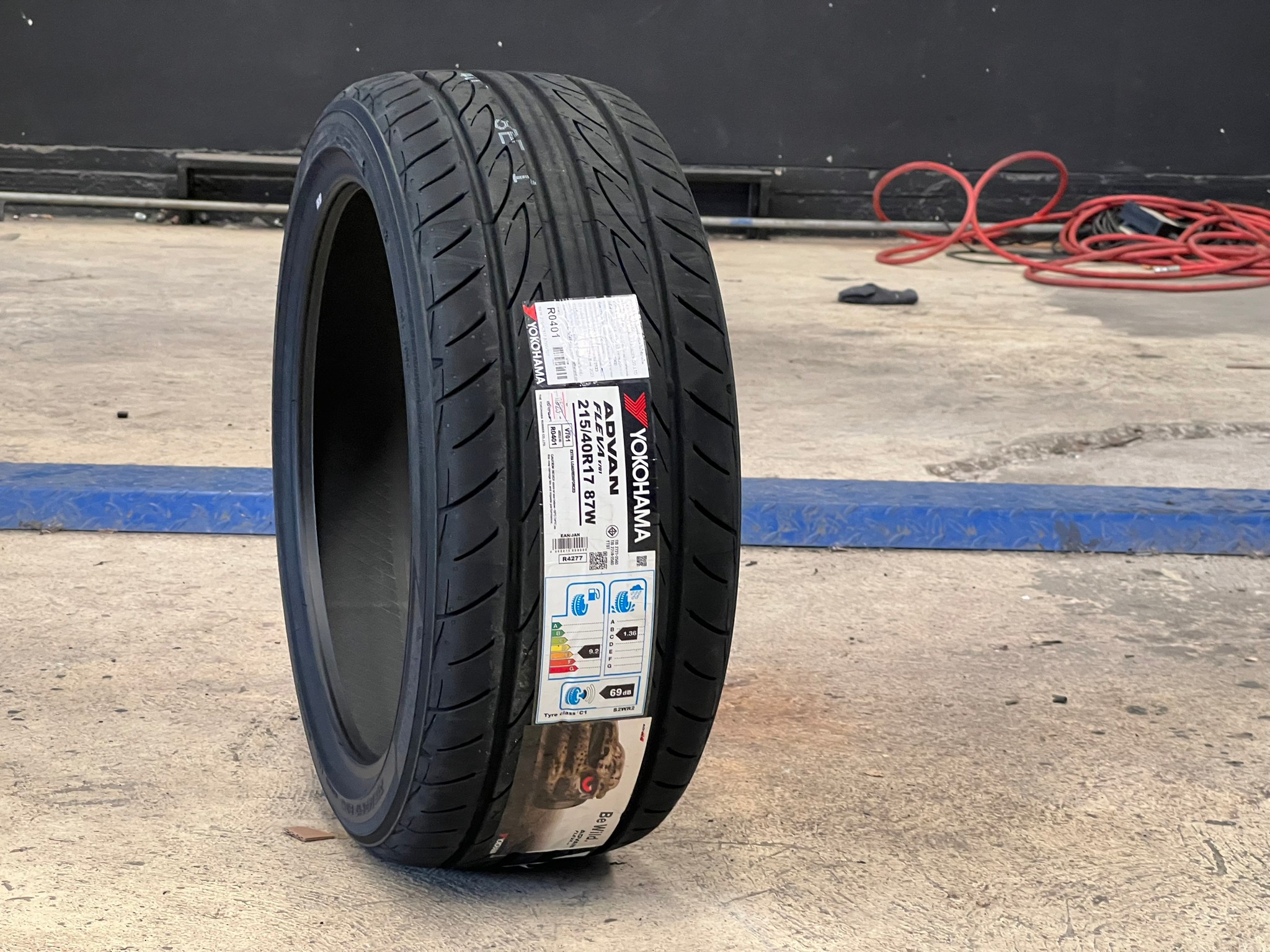 YOKO 215/40-17 V701 ปี23 ยางญี่ปุ่น