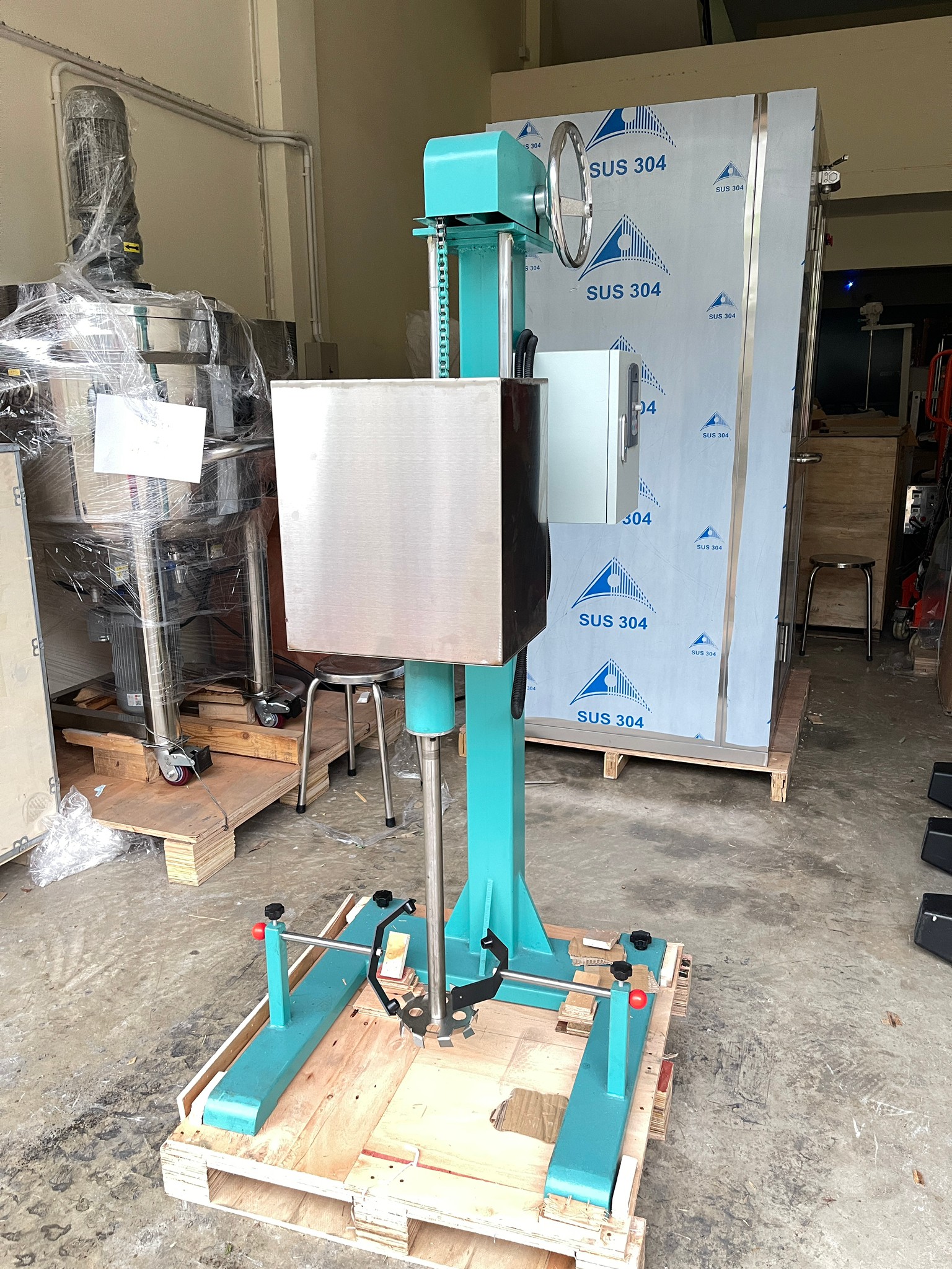 16053 เครื่องปั่นผสมของเหลว เครื่องปั่นครีม เครื่องปั่นโลชั่น (ไม่ได้แถมถังนะคะ)