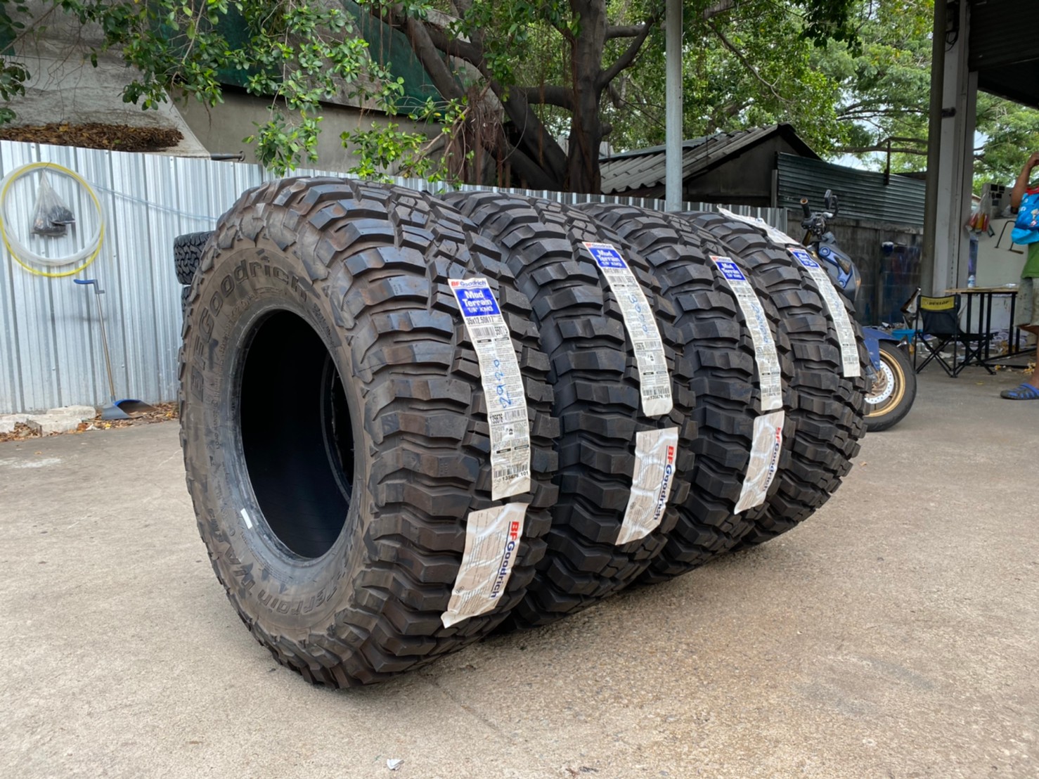 BF GOODRICH KM3 35X12.5R17 ราคาถูก