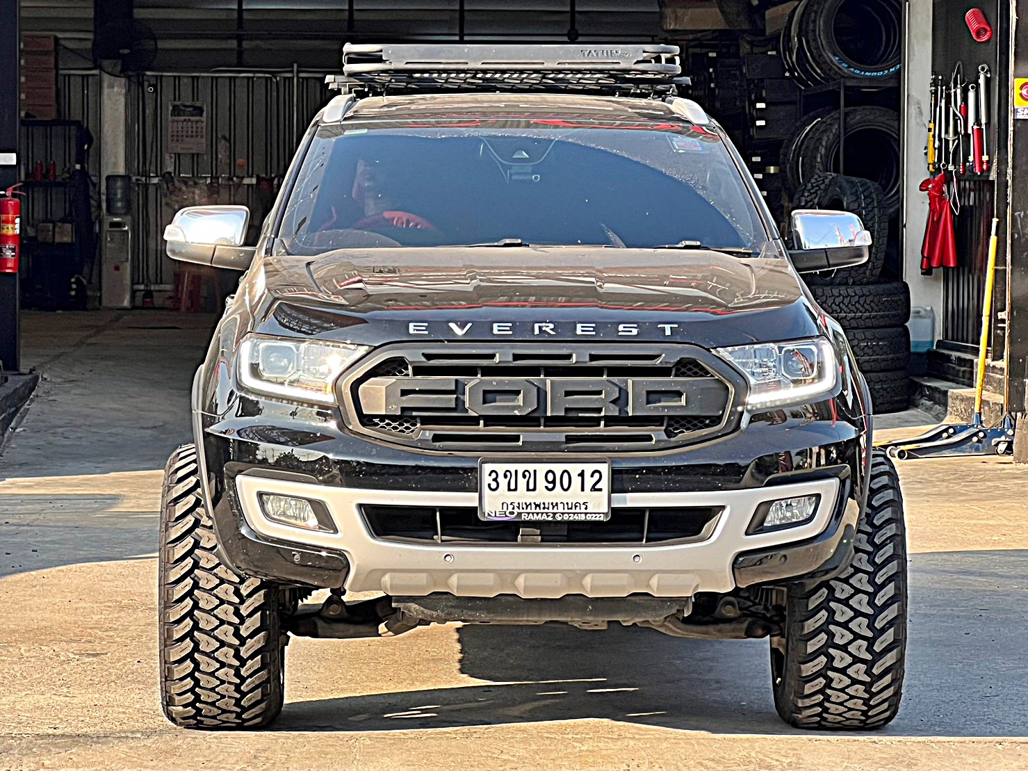 FORD EVEREST แต่งทรงเมกาที่ STEP9