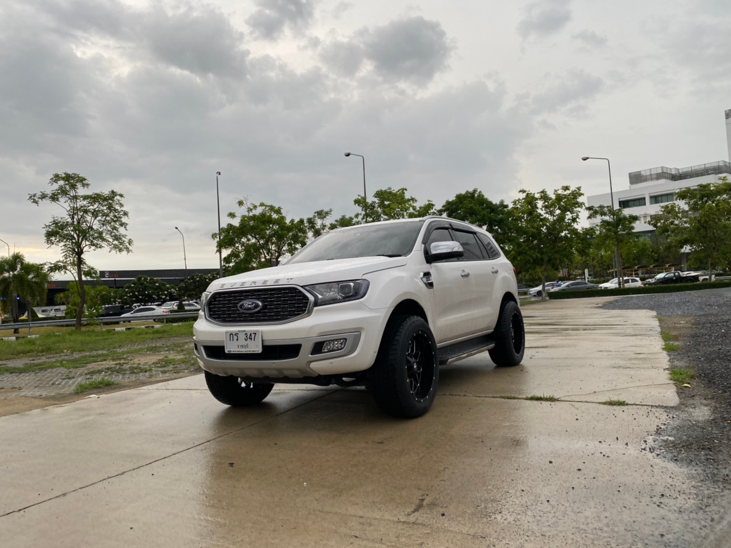 FORD EVEREST แบบไม่ยก