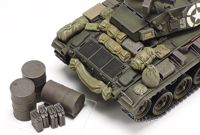 1/35 U.S. Light Tank M24 Chaffee