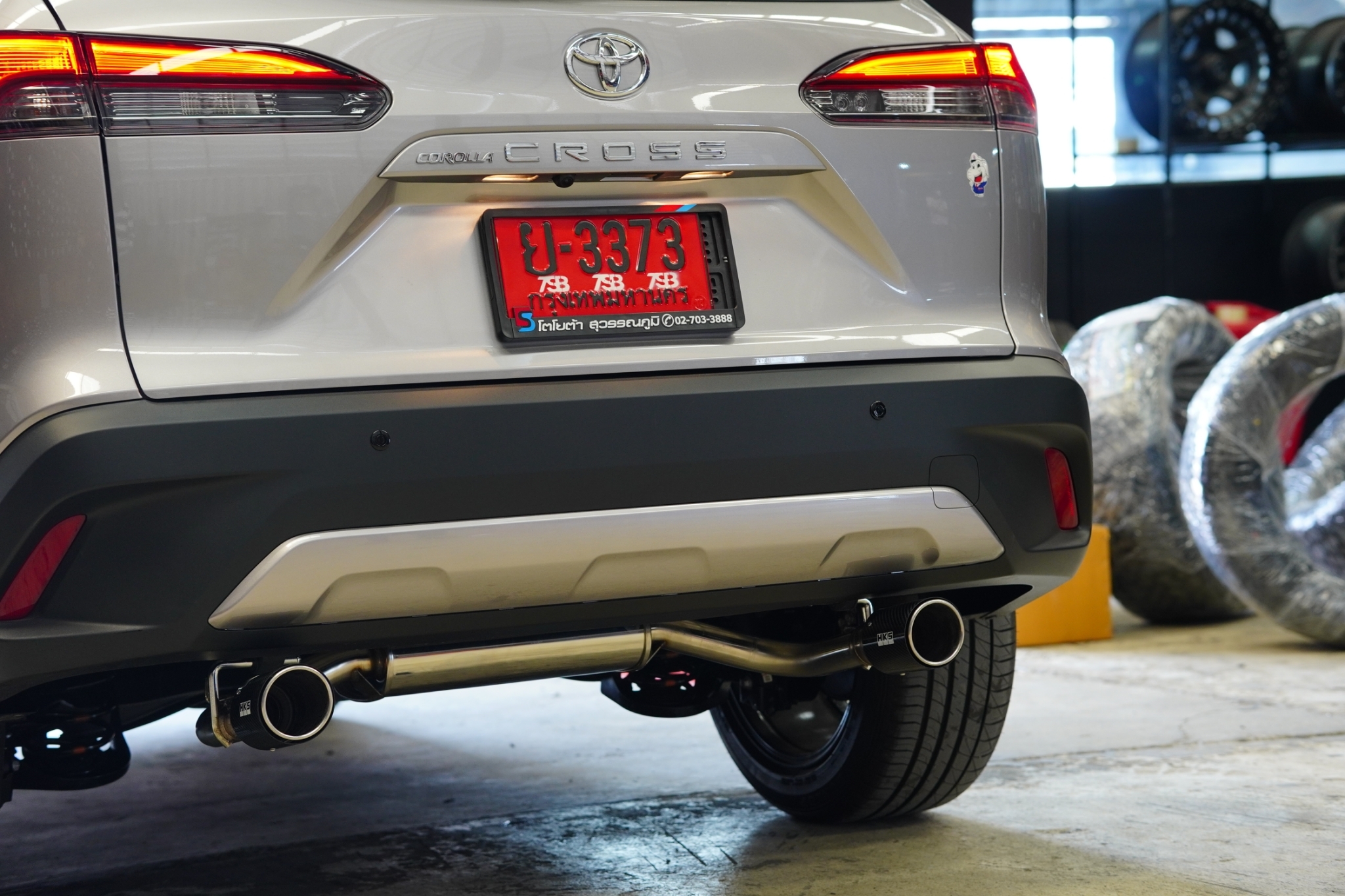 ติดตั้งเสร็จเเล้ว TOYOTA CROSS เปลั้ยนท่อ HKS รหัส ZT004 ท่อคู่ CARBON ราคาถูกที่ STEP9