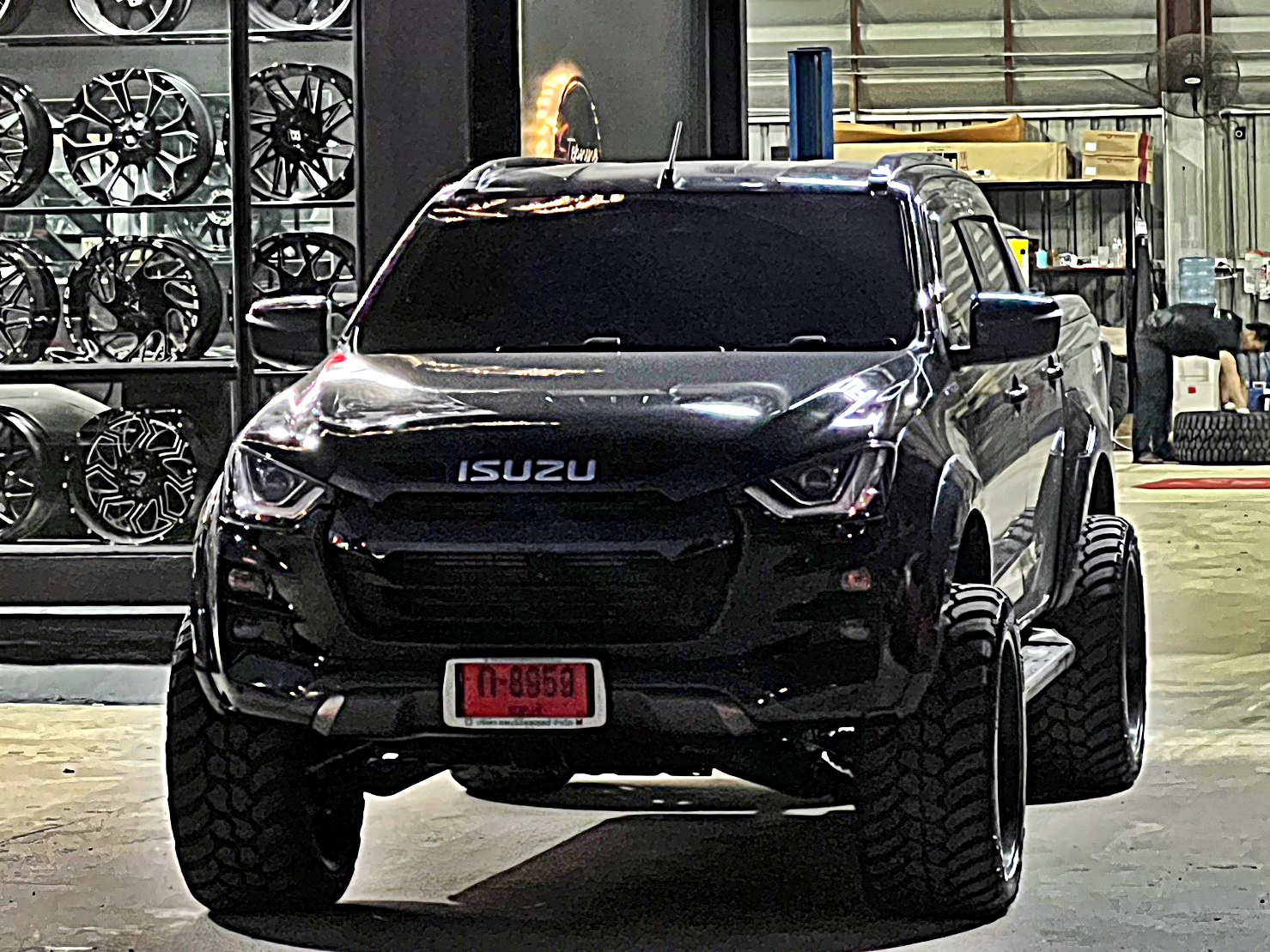 D-MAX ทรงเมกา จัดล้อแท้ HOSTILE ที่ STEP9