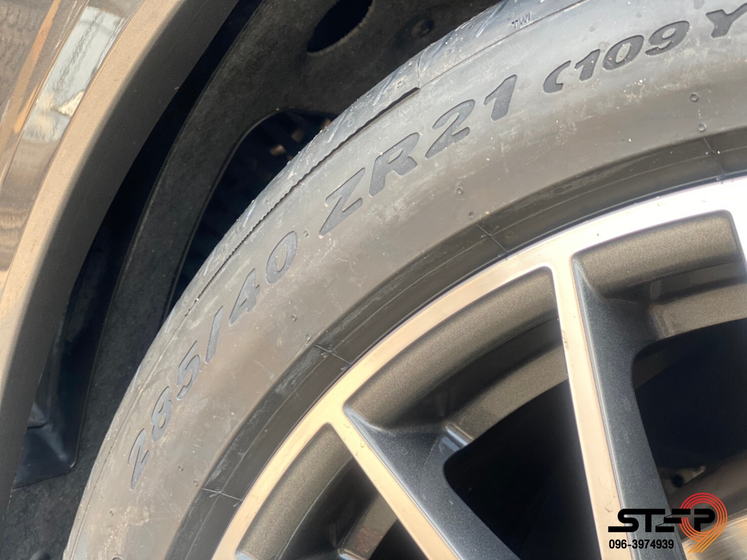 PIRELLI PZERO 285/40-21 ราคาถูกสุดที่ STEP9