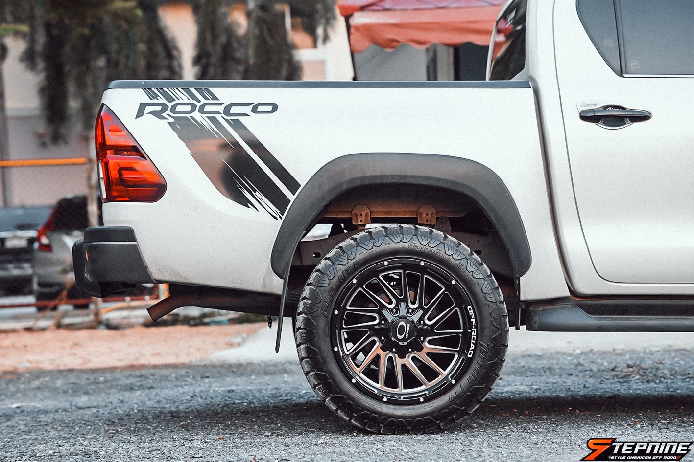 TOYOTA REVO ROCCO แต่งทรงเมกาที่ STEP9