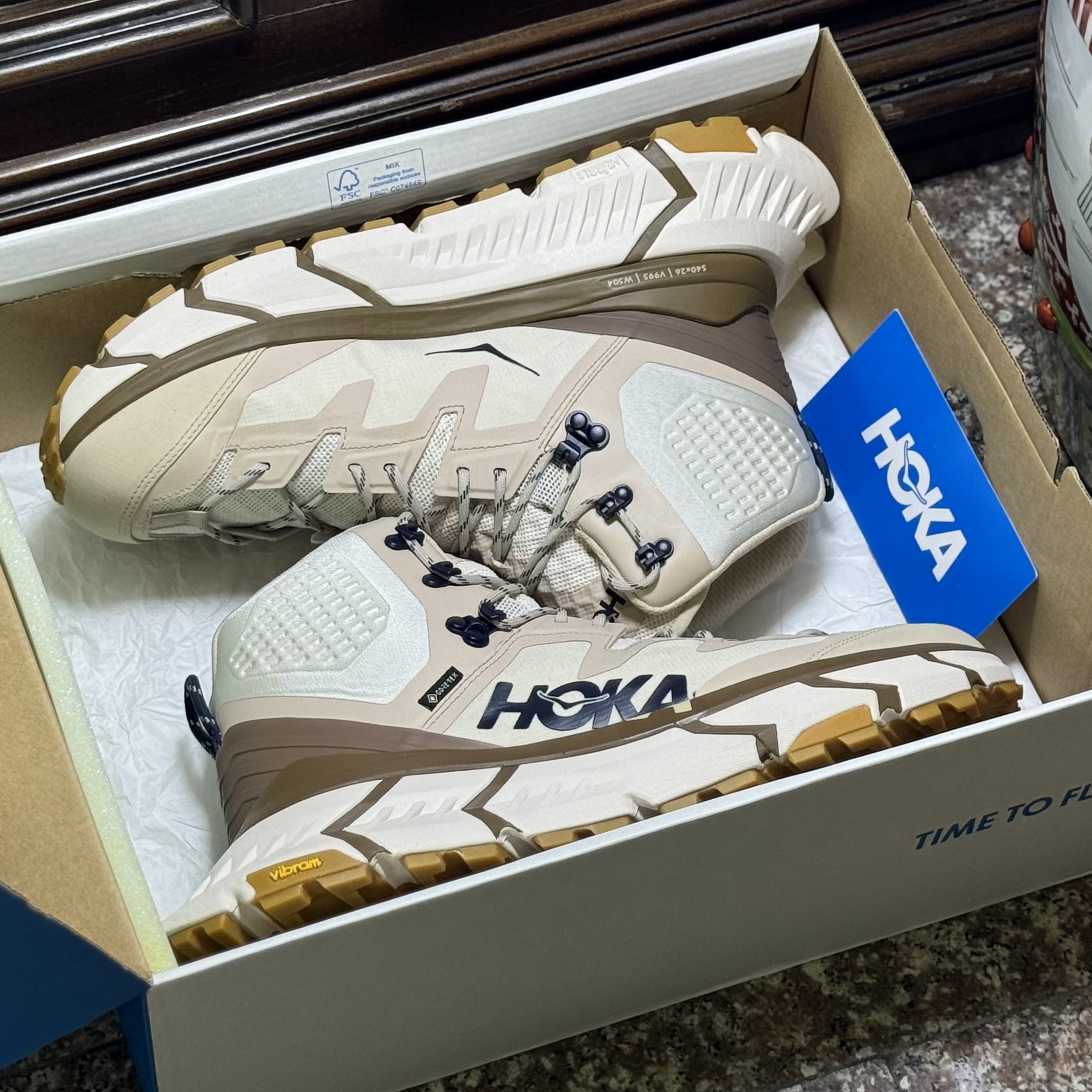 รองเท้าเดินป่า HOKA TenNine Hike GTX ‘Shifting Sand’ (M9.5/10.5/11US)