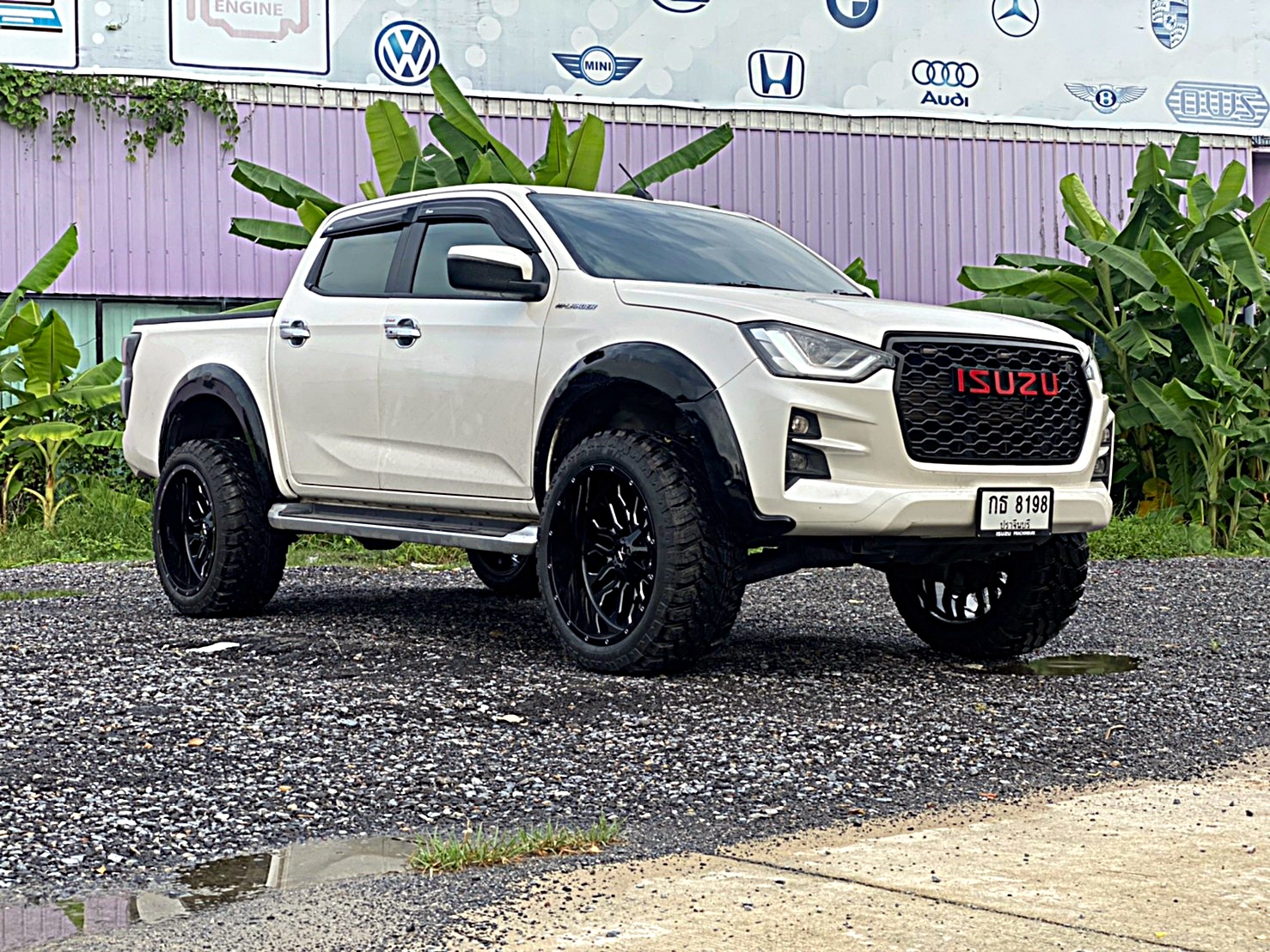 D-MAX ทรงเมกา มาไกลจากปราจีนบุรี