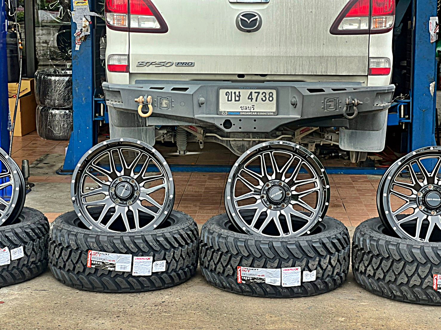 ตัวอย่างการแต่งรถแนวเมกา สำหรับ MAZDA