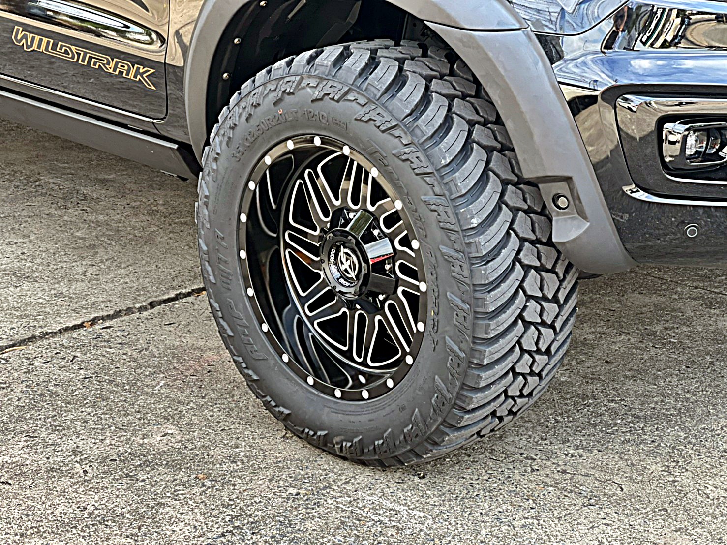 FORD WILDTRAK ชุดแต่งรอบคัน ทรงเมกาที่ STEP9