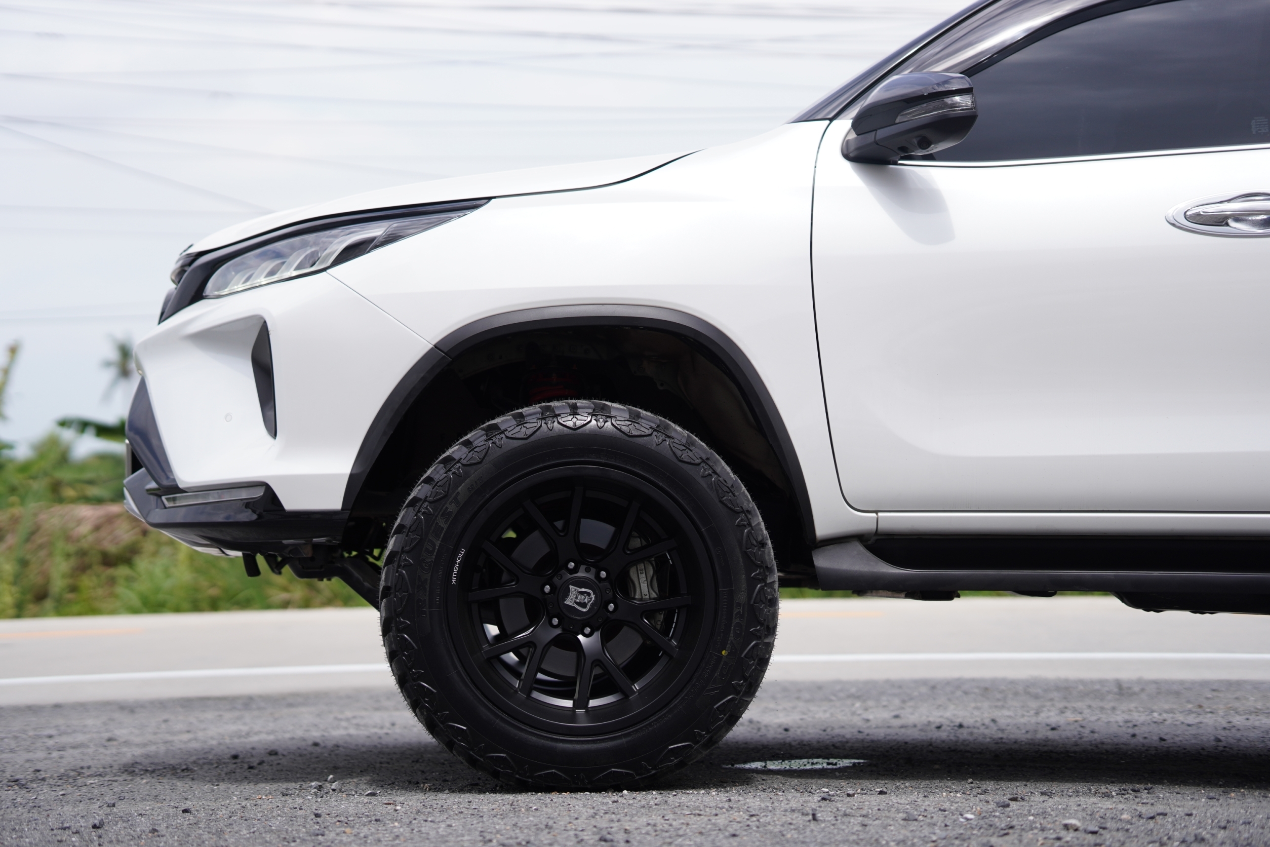 TOYOTA FORTUNER ทรงเมกา ที่ STEP9