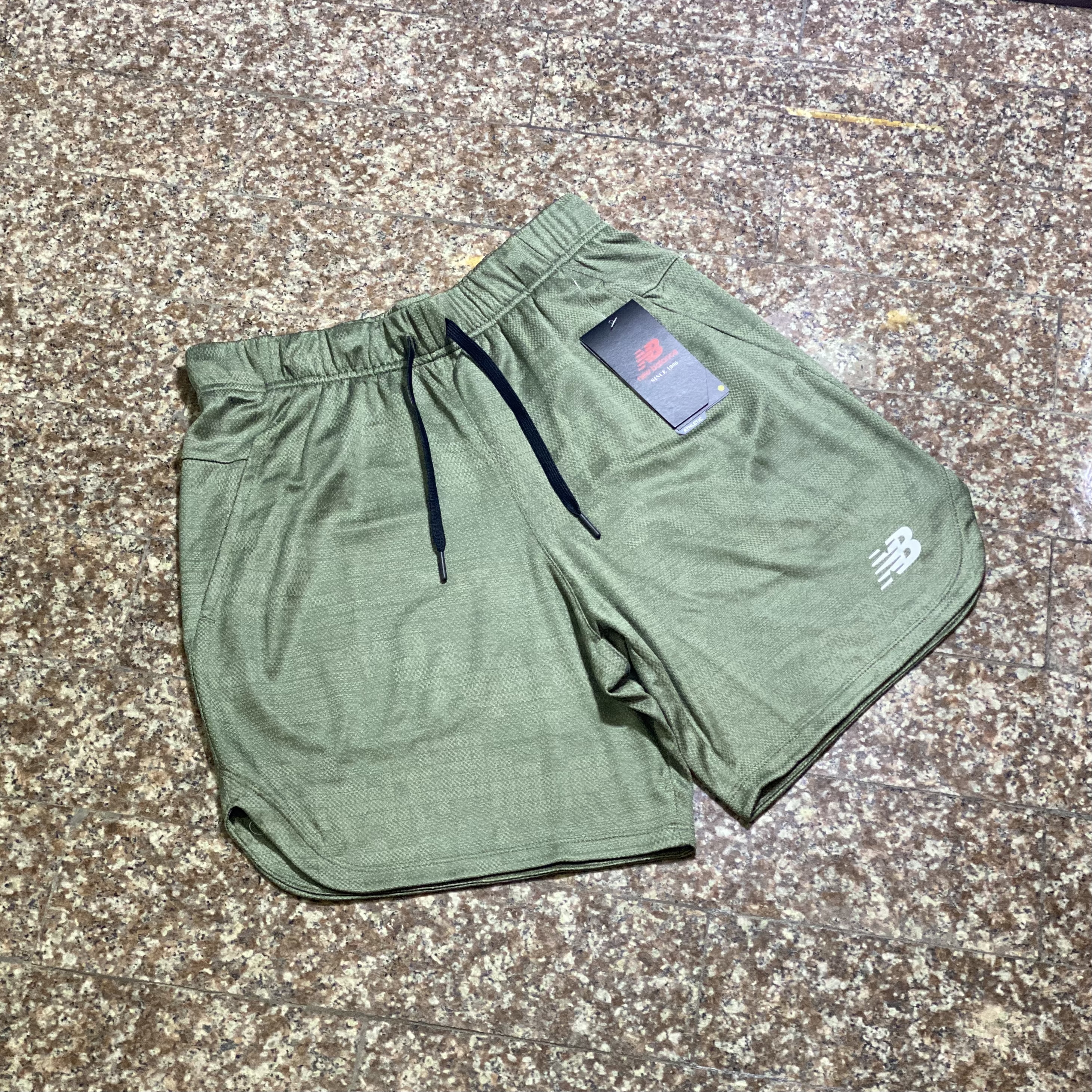 กางเกง New Balance RWT Woven Shorts (S)