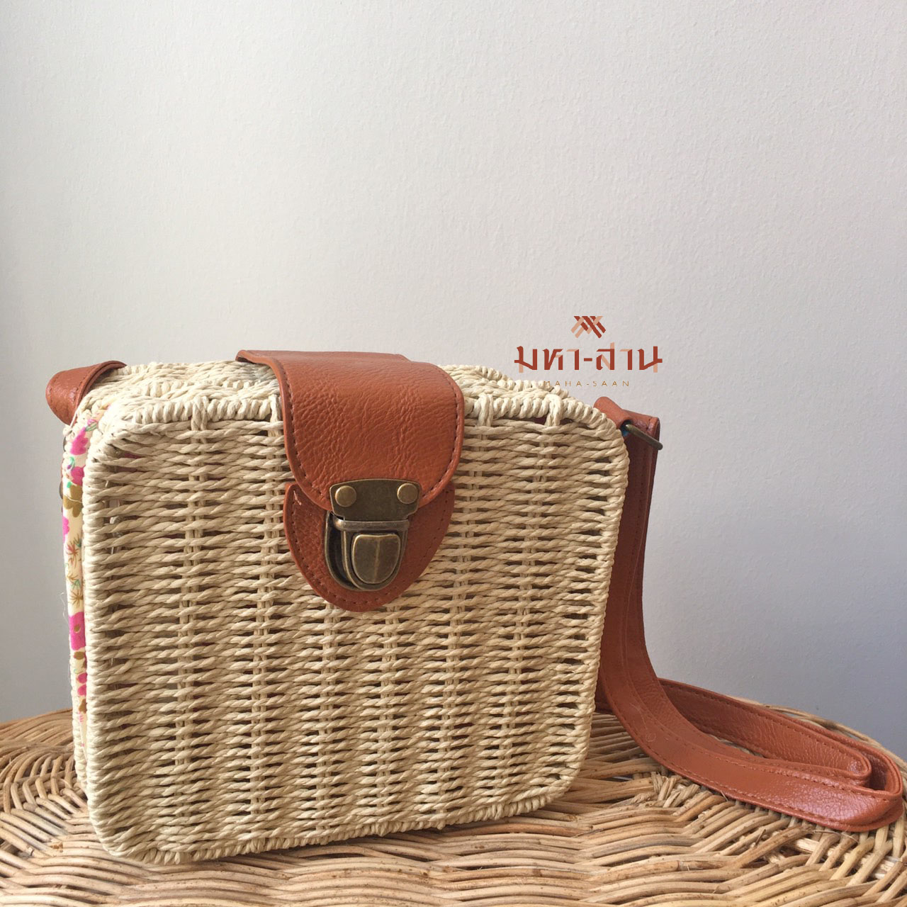 กระเป๋าถักแข็ง เหลี่ยม ขนาดกว้าง7นิ้ว สูง6.5นิ้ว✨