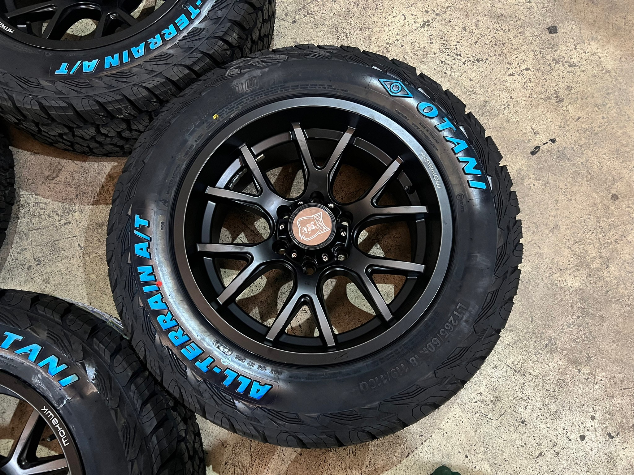 ส่งตจว. ส่งทั่วประเทศไทย ล้อ WP910 18X9 6XQ29.7 ET 0 MB ยาง OTANI 265/60R18 SA2000