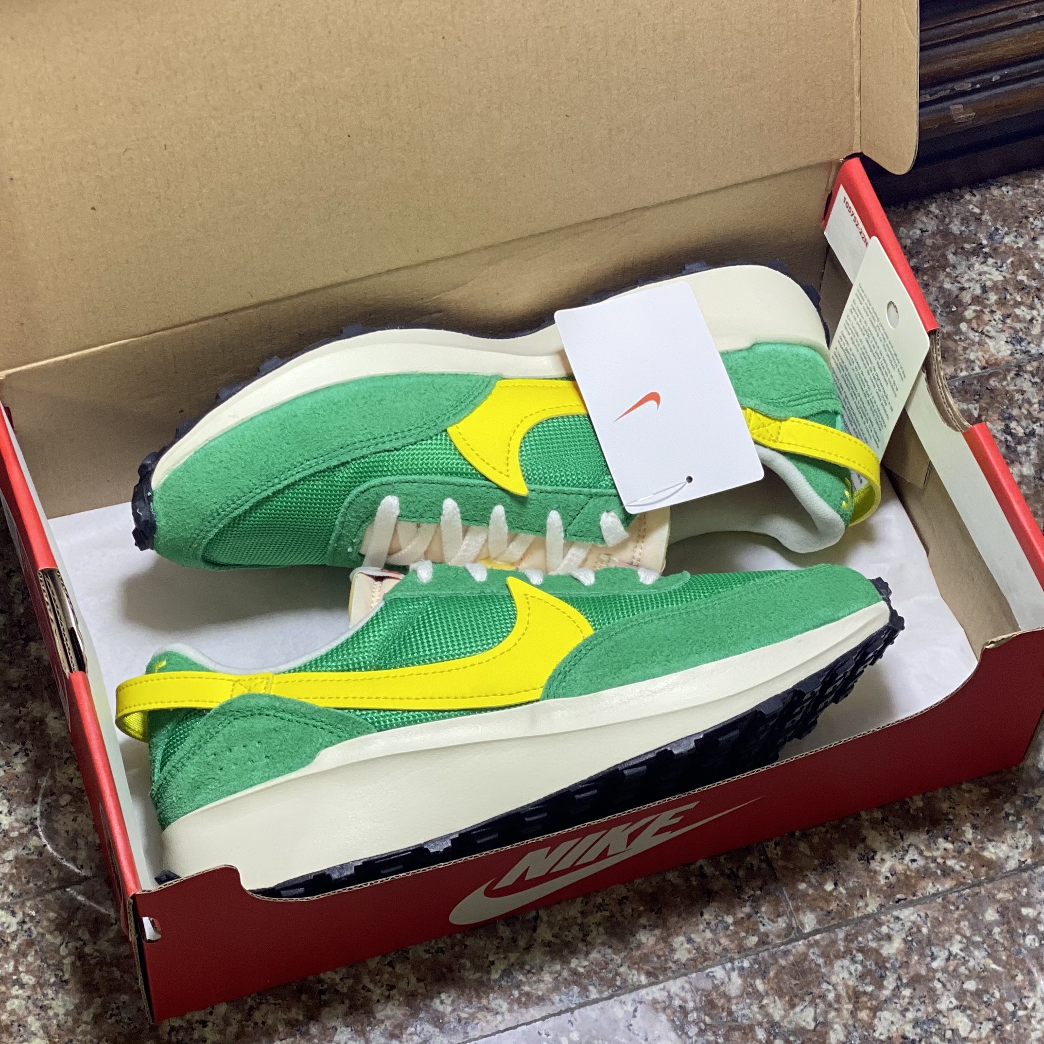 รองเท้า Nike Waffle Debut VNTG (W7.5US)