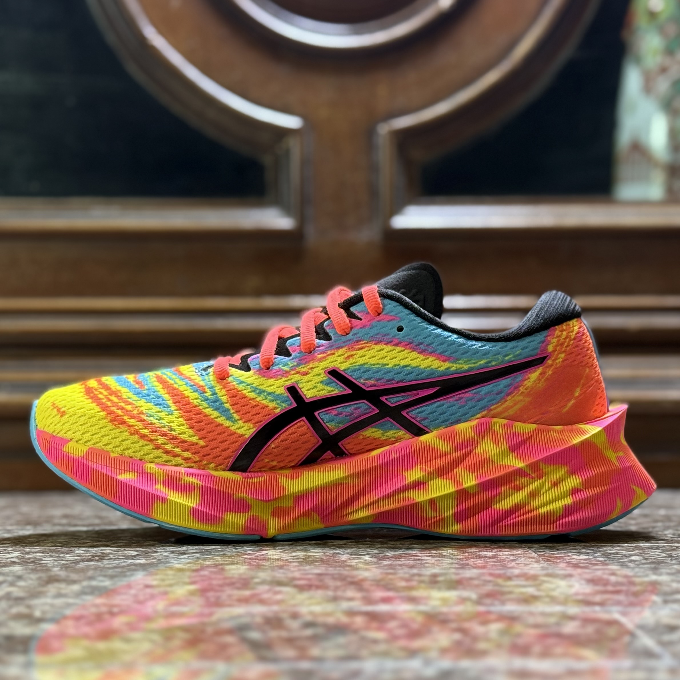 รองเท้าวิ่ง ASICS NovaBlast 3 ‘Color Injection’ (W8US)