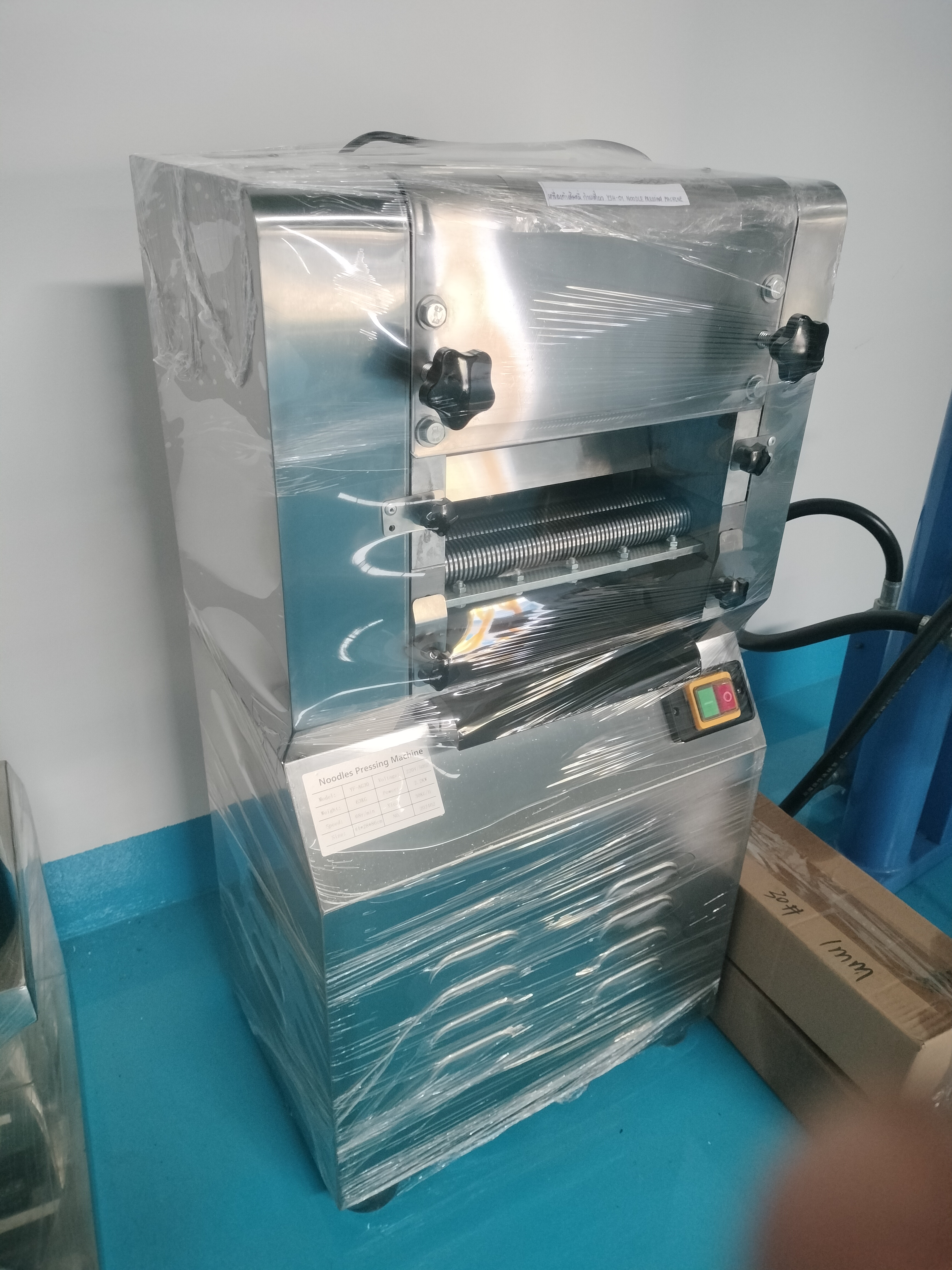 เครื่องทำเส้นหมี่ ก๋วยเตี๋ยว เครื่องทำรีดแผ่นแป้ง เครื่องสแตนเลส304 YSH-01 NOODLE PRESSING MACHINE