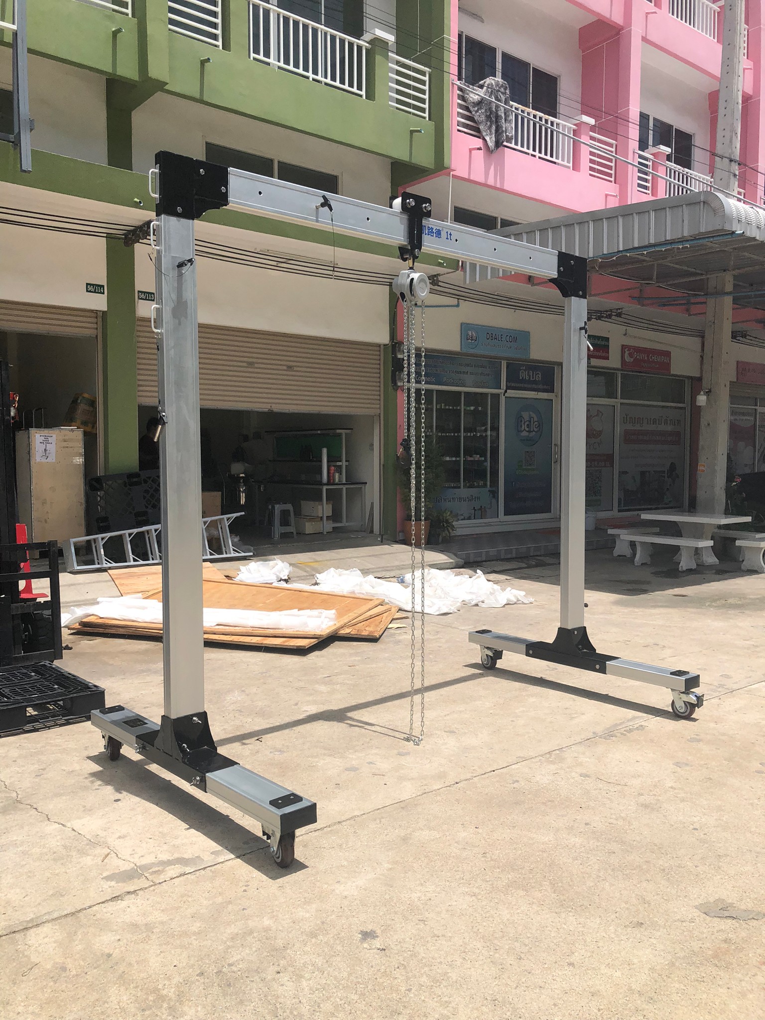 เครนยกของหนัก ปรับระดับ ประกอบเครนใช้งานได้ง่าย + รอกโซ่ มีให้เลือกหลายขนาด Crane01 kld