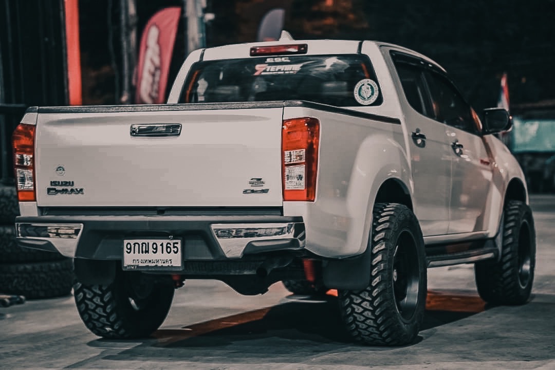 D-MAX ทรงเมกา แต่งที่ STEP9เท่านั้น