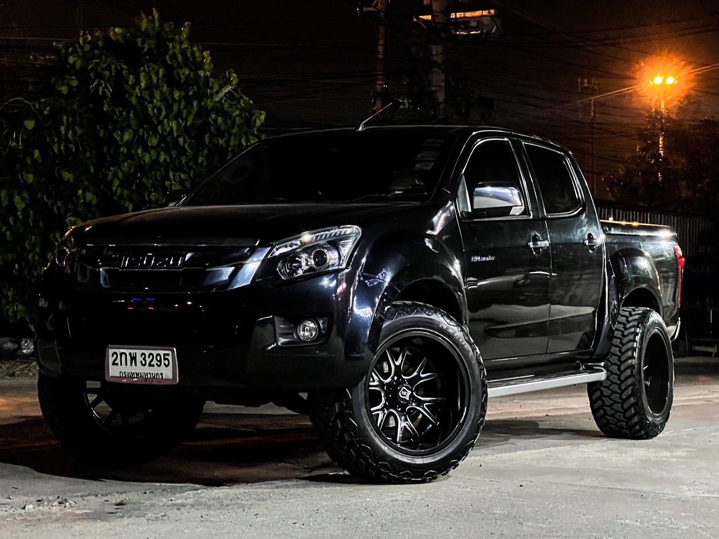 D-MAX HI-LANDER ทรงเมกา ยกแบบโช๊คเดิม ที่ STEP9