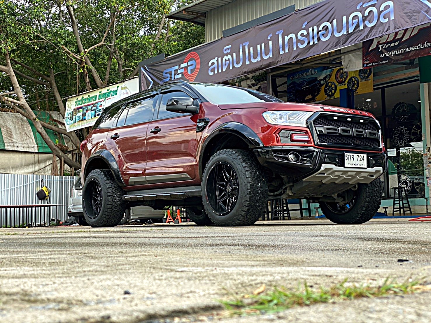FORD EVEREST จัดทรงเมกาที่ STEP9