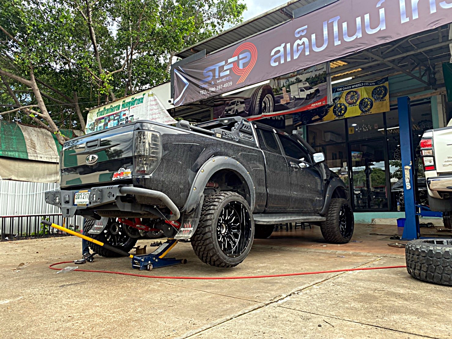 FORD RANGER จัดทรงเมกา ขอบ22 ที่ STEP9