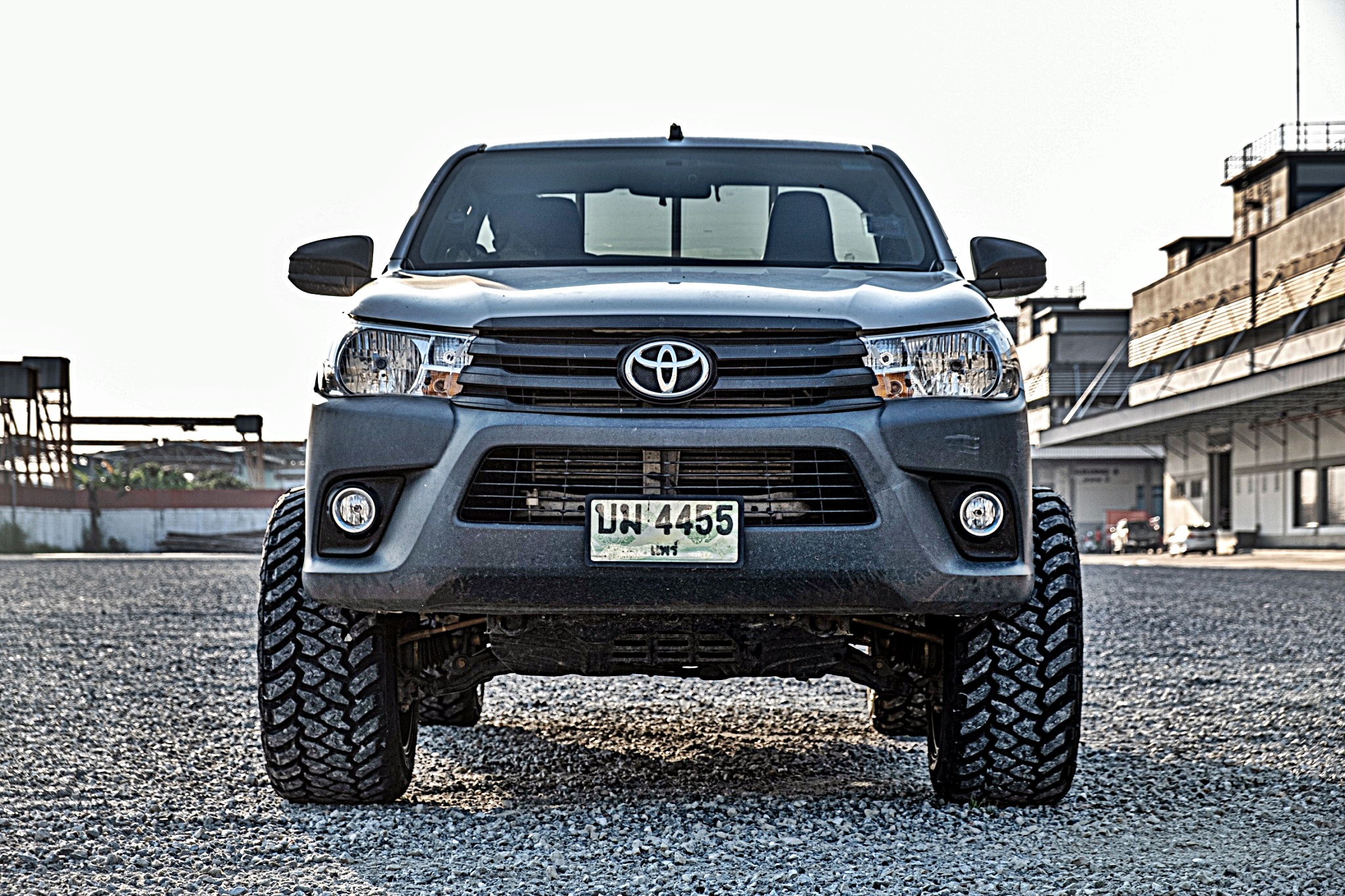 REVO หัวเดียว จองคิวจากแพร่ ทำทรงเมกาที่ STEP9