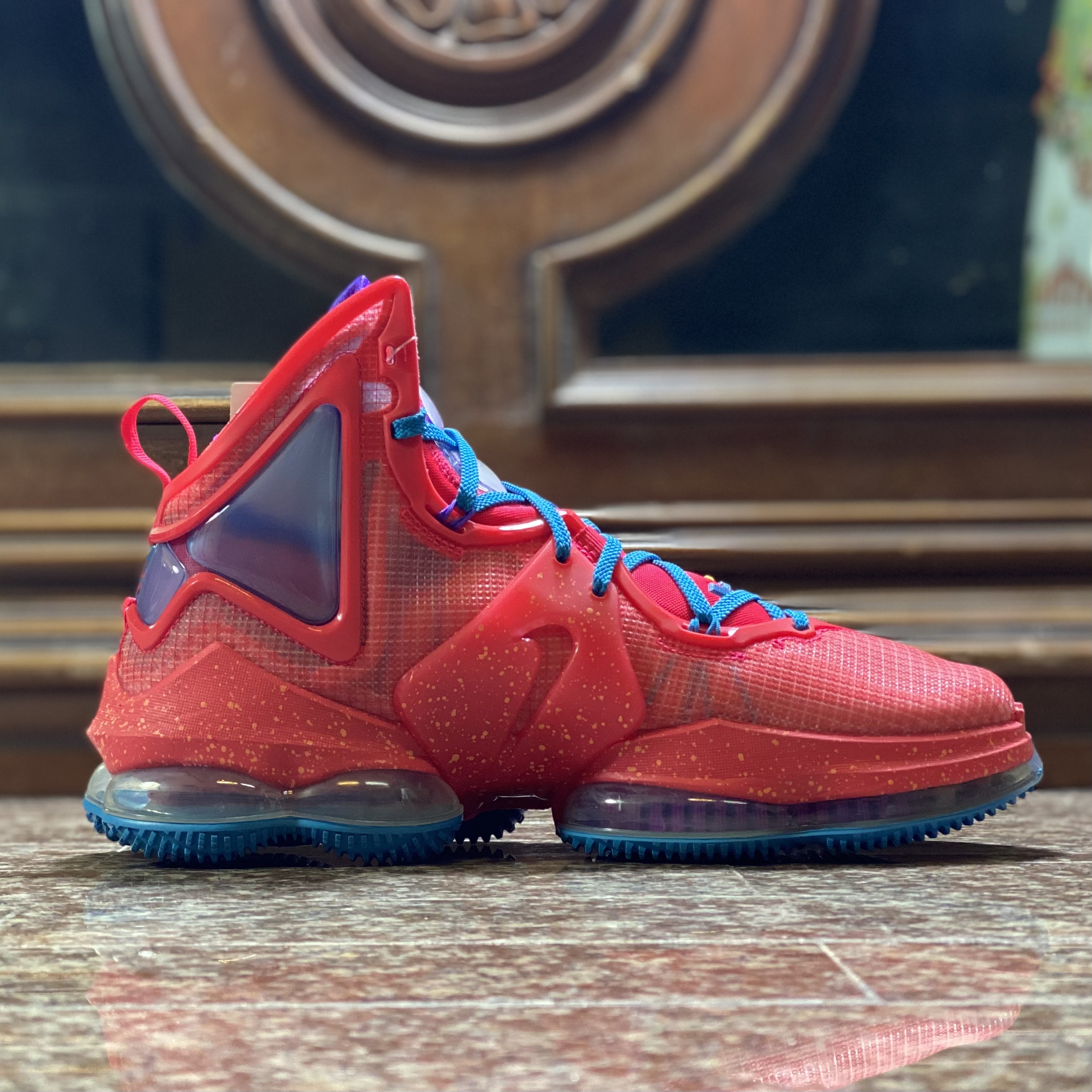 รองเท้าบาส Nike LeBron XIX ‘BRED’ (M9US)