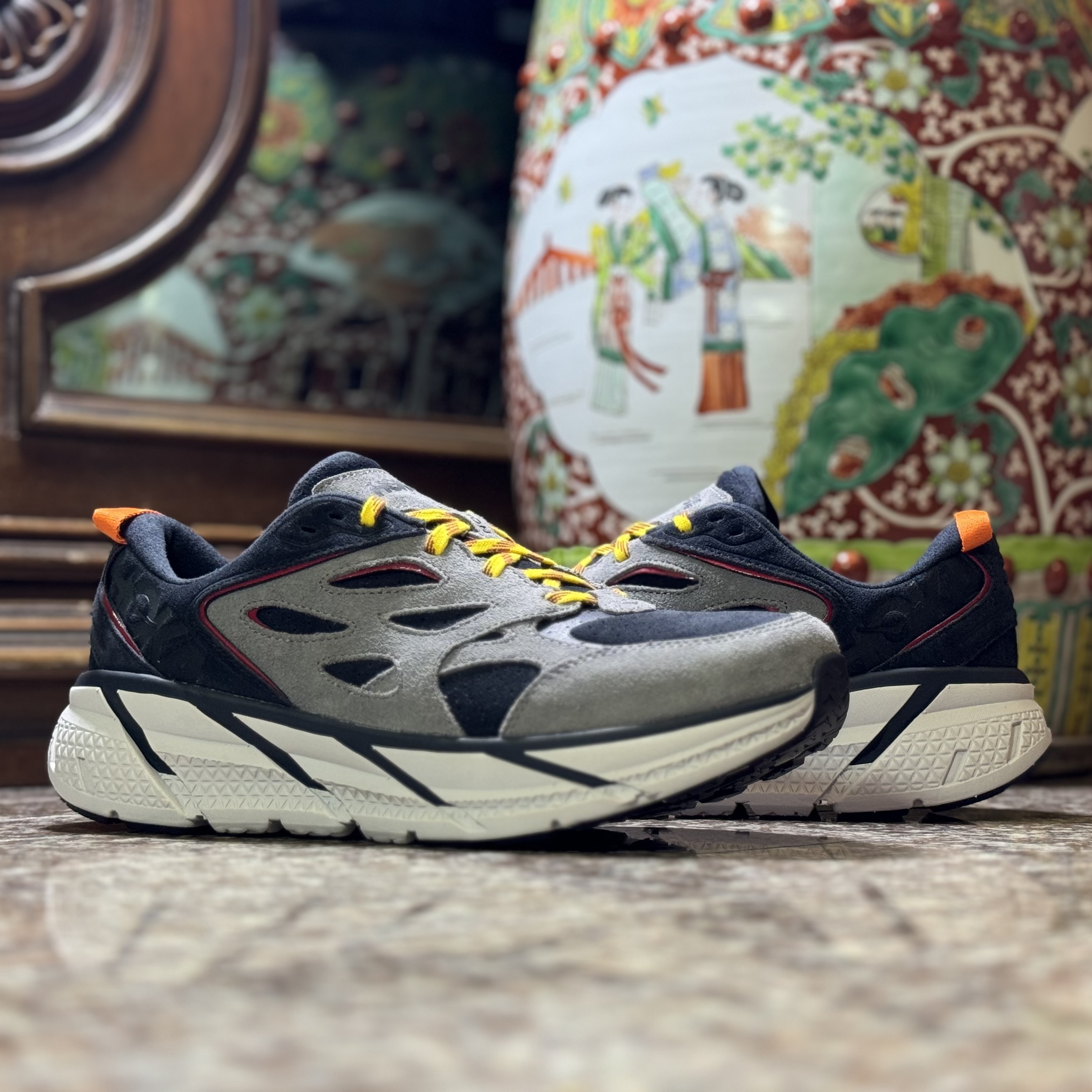 รองเท้า HOKA Clifton L Suede ‘Lunar Rock’ EXCLUSIVE (M5.5-11US)
