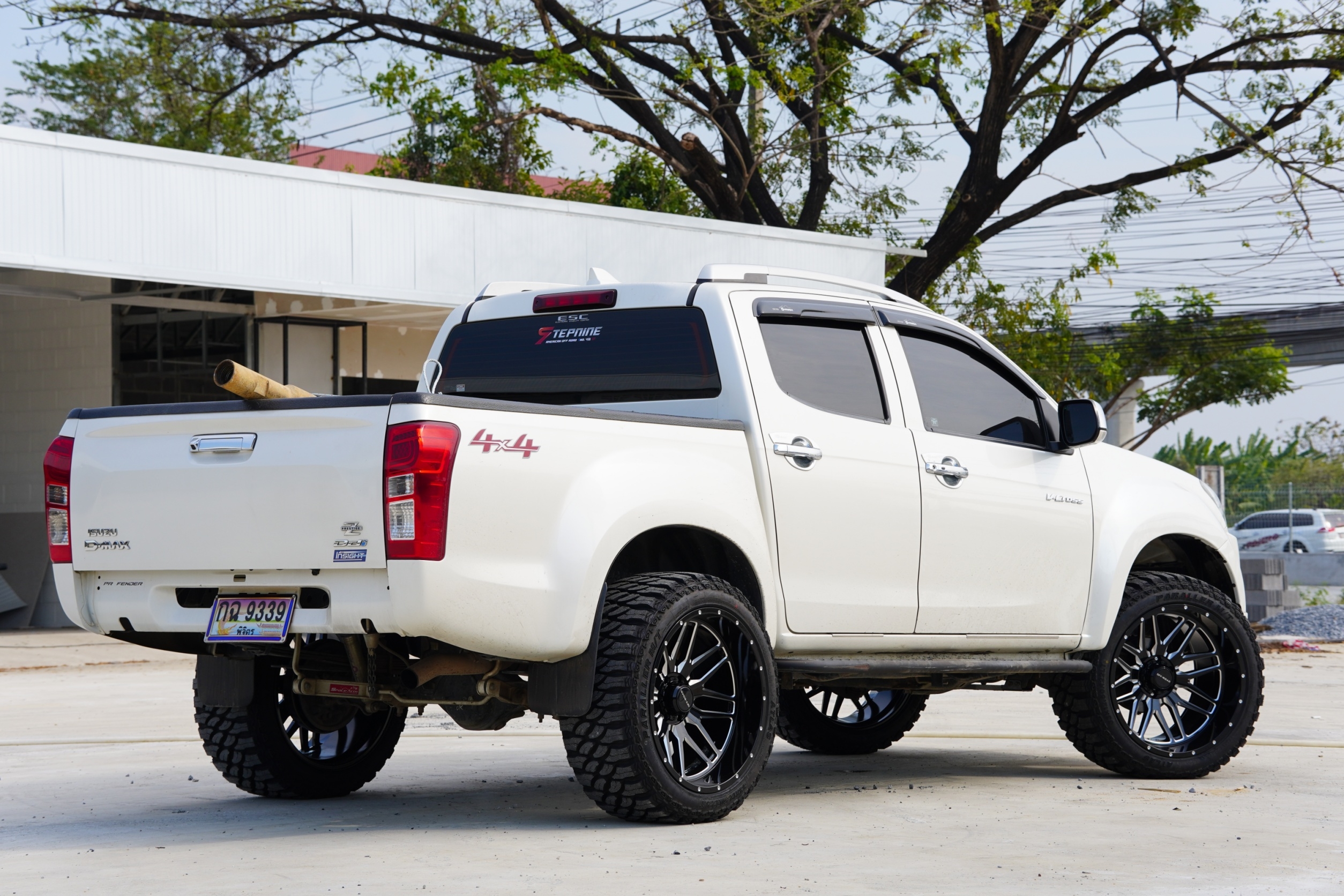 ชุดเเต่ง ISUZU D-MAX V-CROSS 4X4