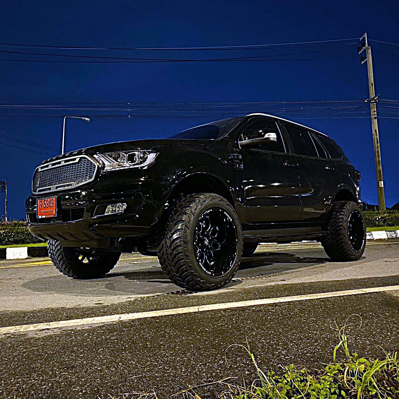 FORD EVEREST จัดทรงเมกาที่ STEP9