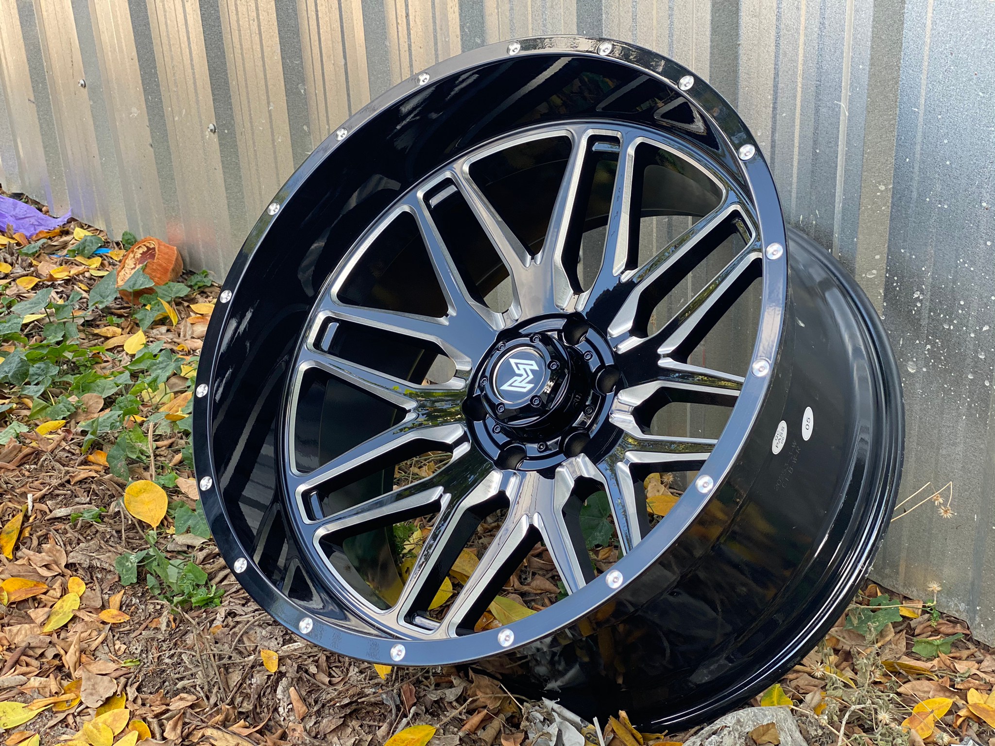 MAGNETIC 22x12 ET-44 CROSSWIND MT 33/12.5R22