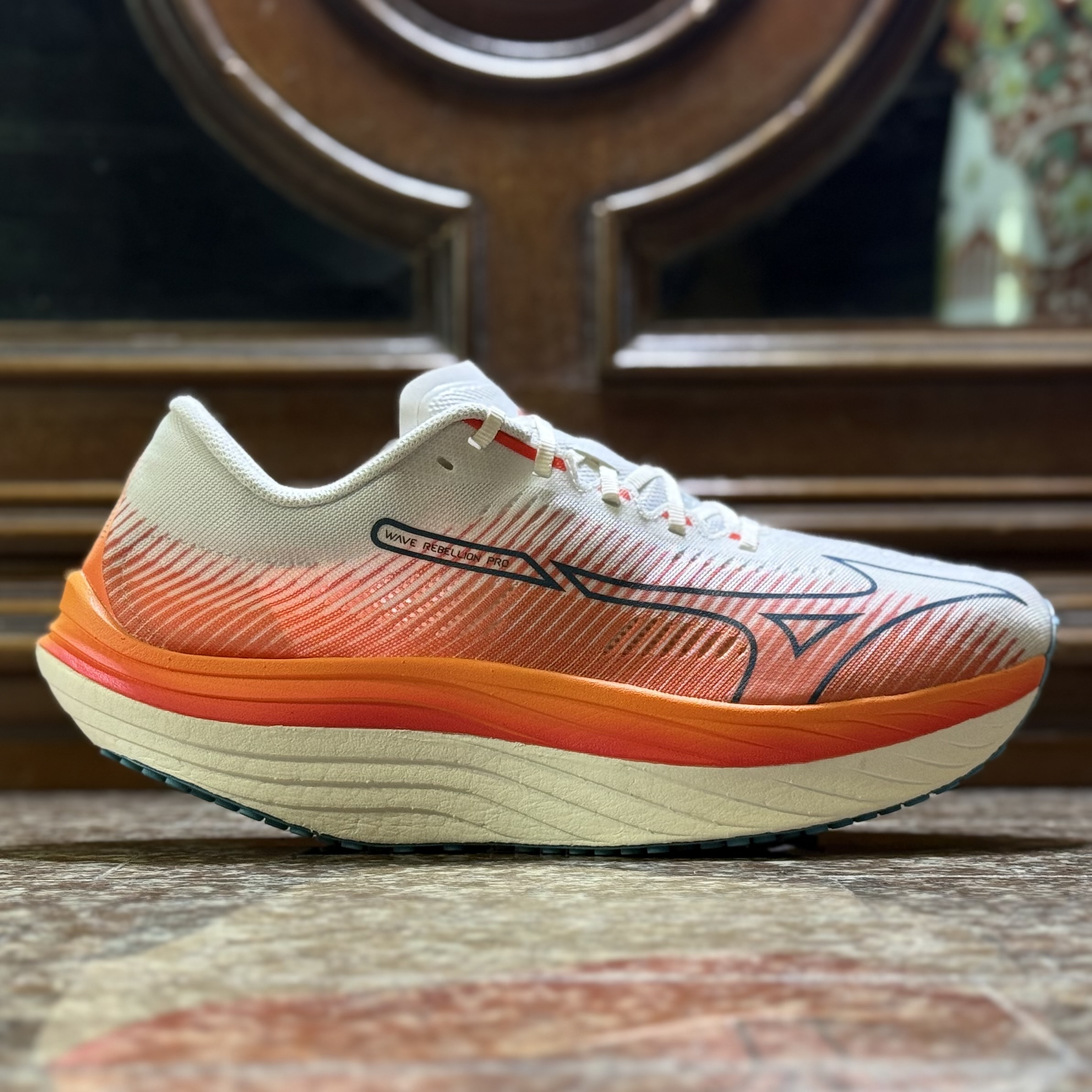 รองเท้าวิ่ง Mizuno Wave Rebellion Pro #มือ2 (M12US)