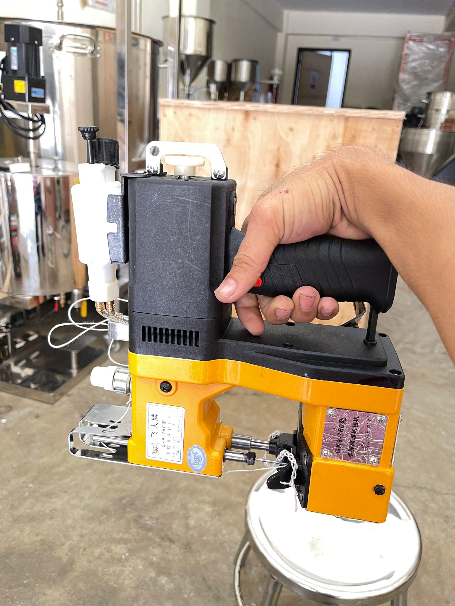 16793 เครื่องเย็บกระสอบข้าว เครื่องเย็บถุงผ้า เสียบปลั๊ก