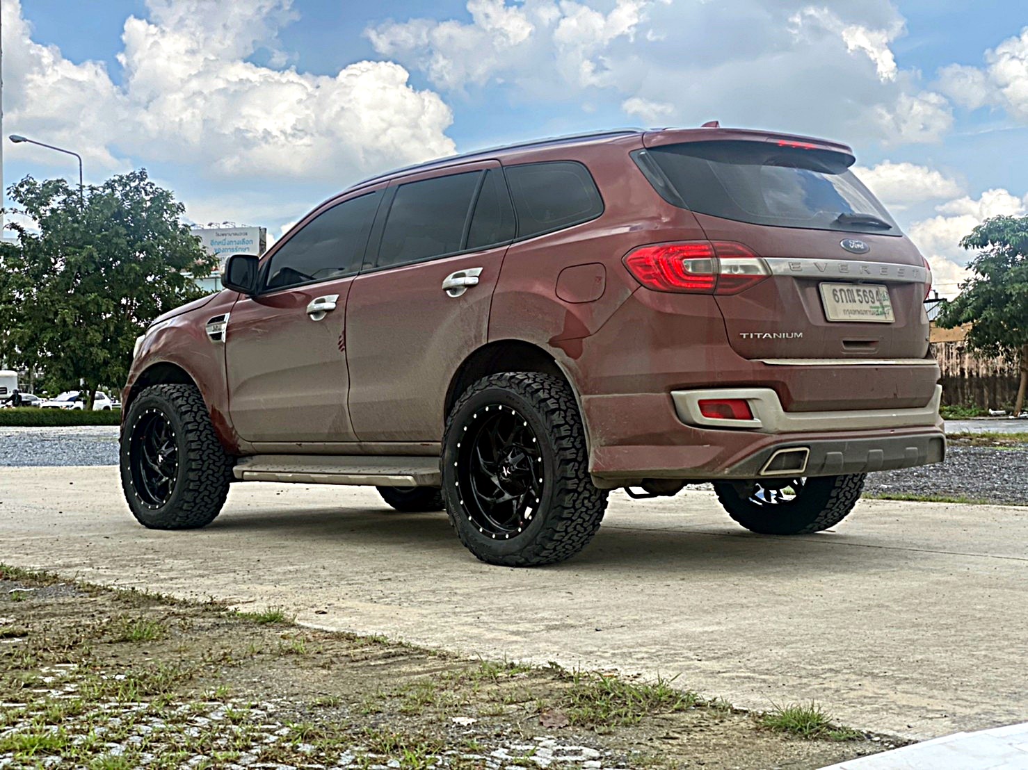 FORD EVEREST แต่งออฟโรดแบบไม่ยก