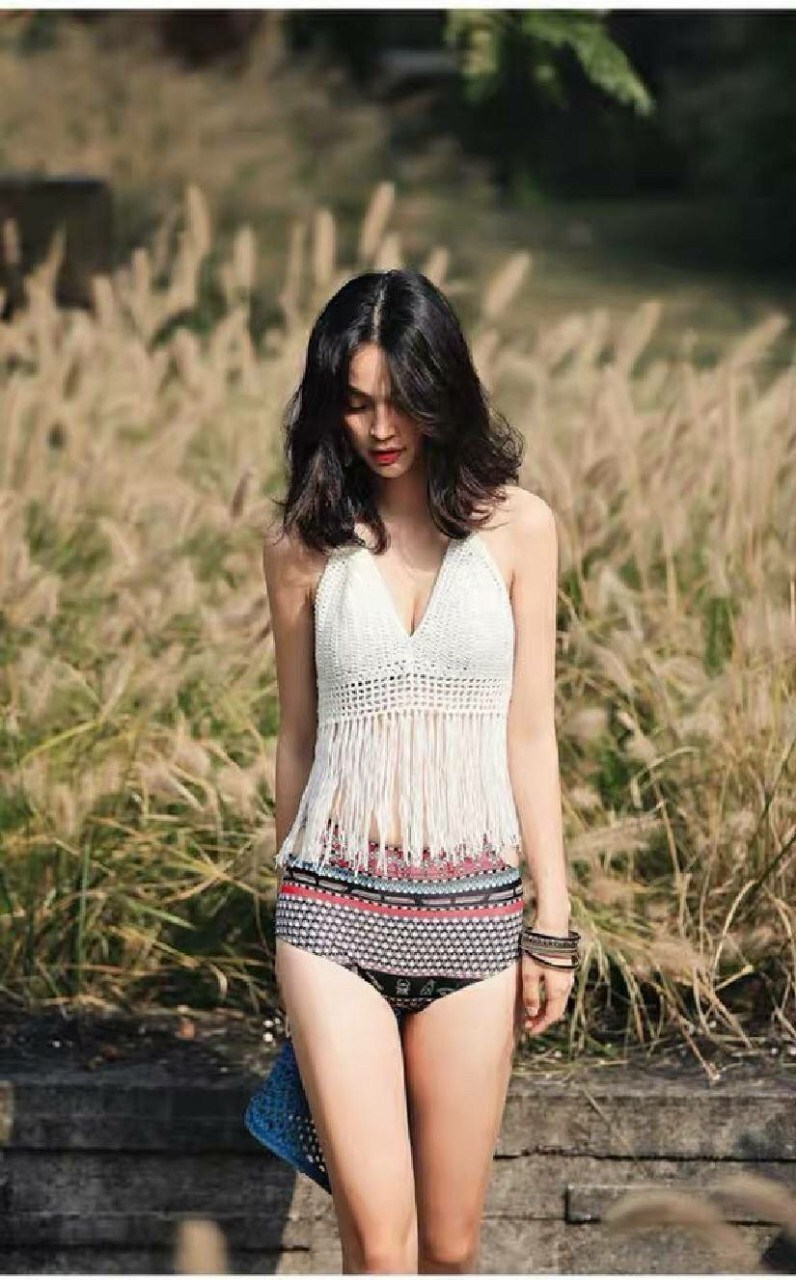 เสื้อโครเชต์แต่งพู่ โชว์หลัง