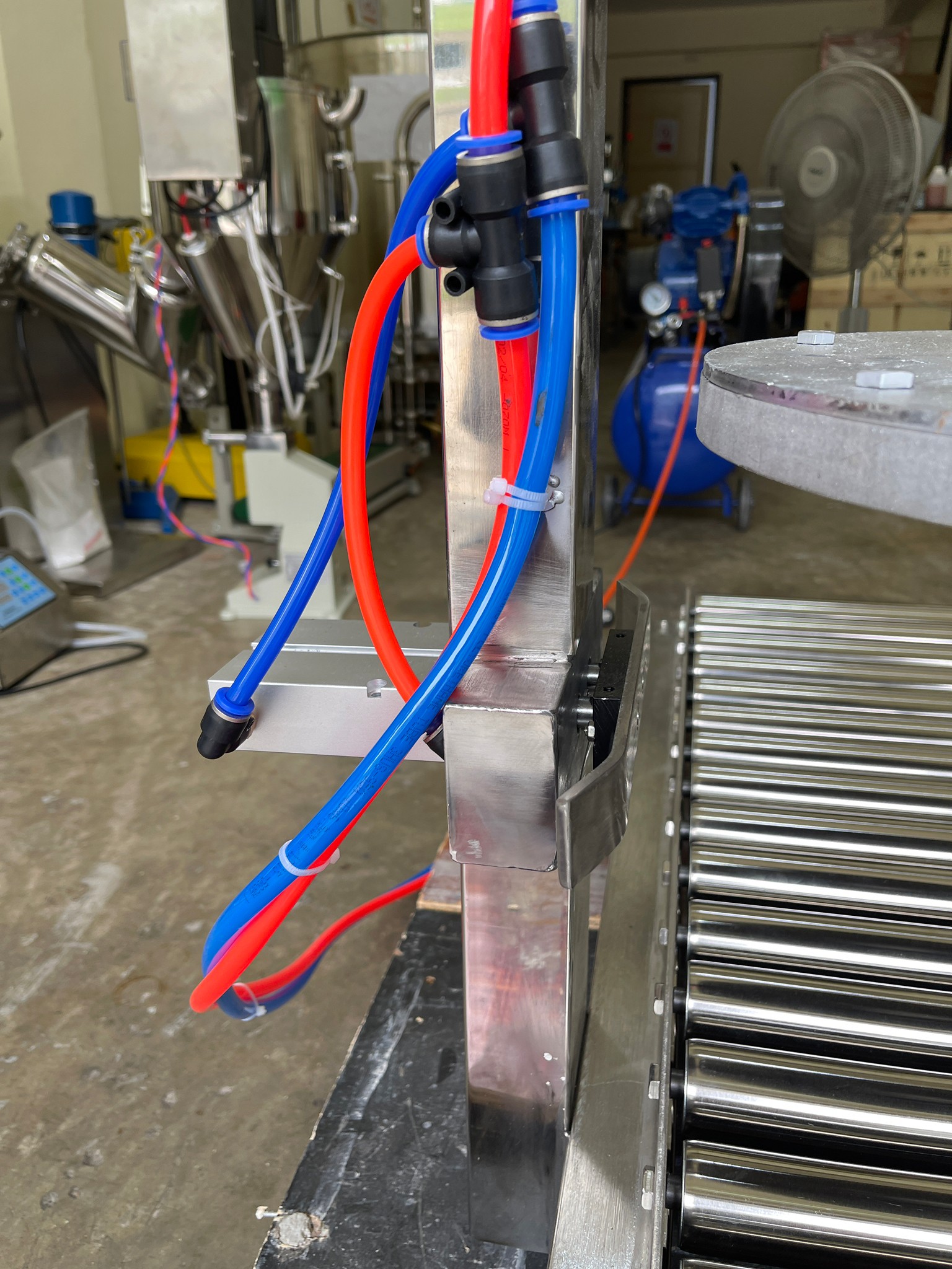 🌈 15787 เครื่องกดปิดฝาถังสี เครื่องปิดฝาถังพลาสติก เครื่องปิดฝาถังปุ๋ย ขนาด 10L-25L รุ่น ZRYG-1