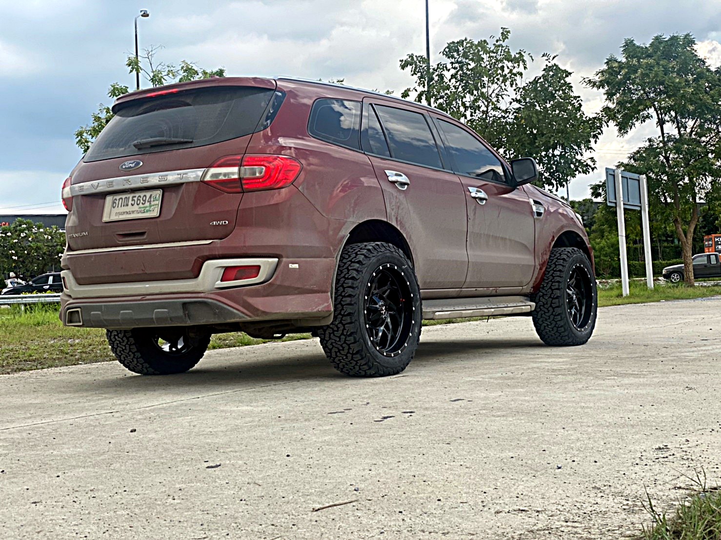 FORD EVEREST แต่งออฟโรดแบบไม่ยก