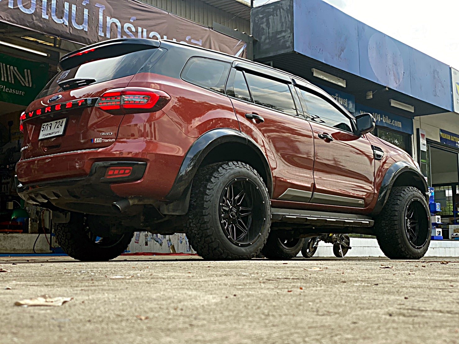 FORD EVEREST จัดทรงเมกาที่ STEP9