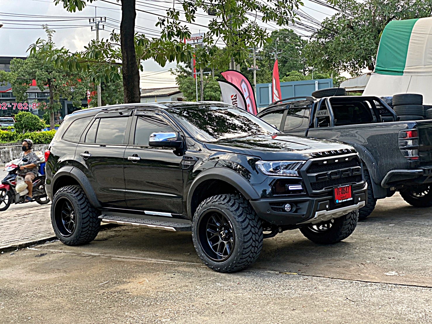 FORD EVEREST ทรงเมกา ล้อ HOSTILE H120 โคตรหล่อ