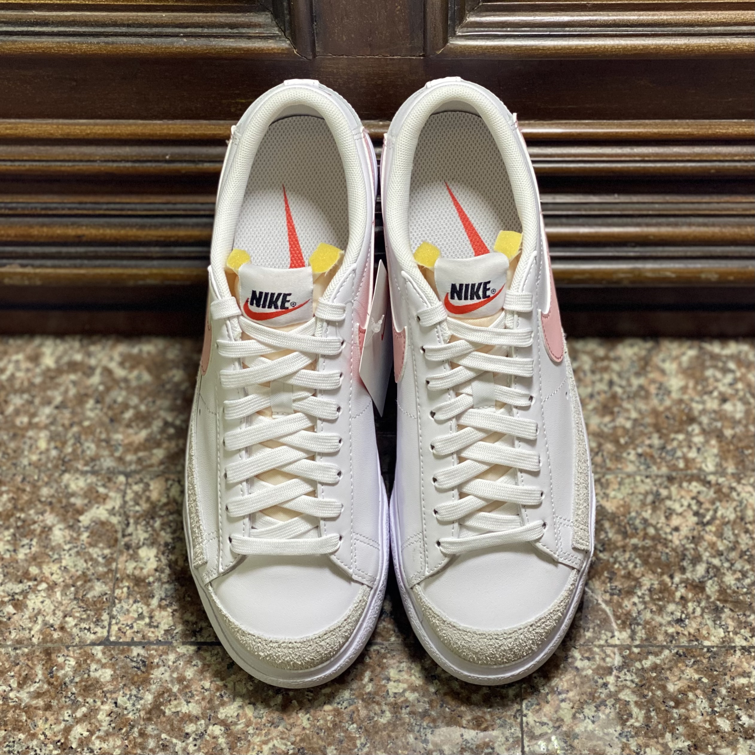 รองเท้า Nike Blazer Low Platform Women (W8.5US)