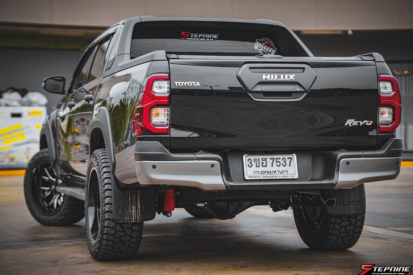 TOYOTA REVO ทรงเมกา