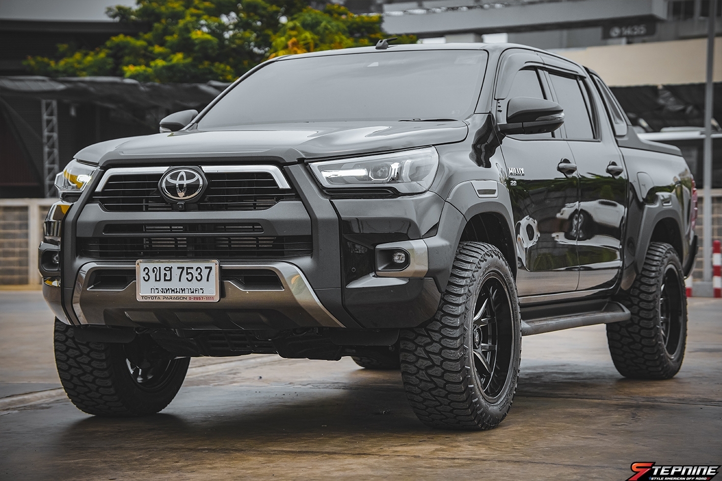 TOYOTA REVO ทรงเมกา