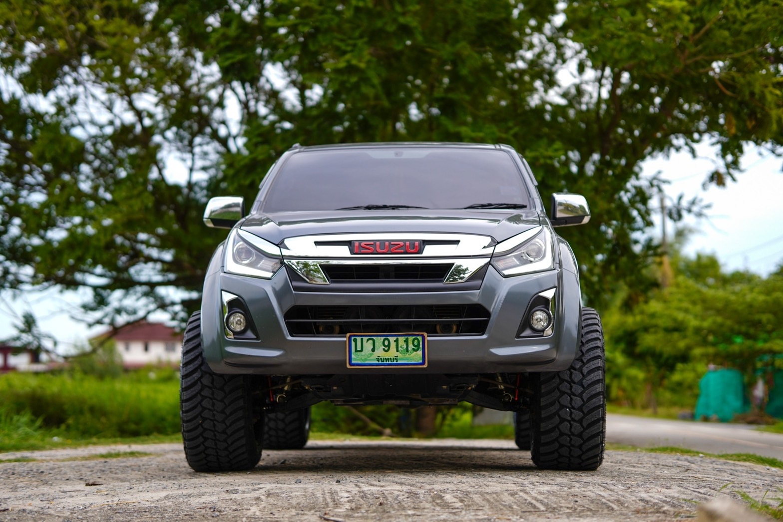 D-MAX หัวเดียว จันทบุรี งบ2แสน แต่งทรงเมกาที่ STEP9