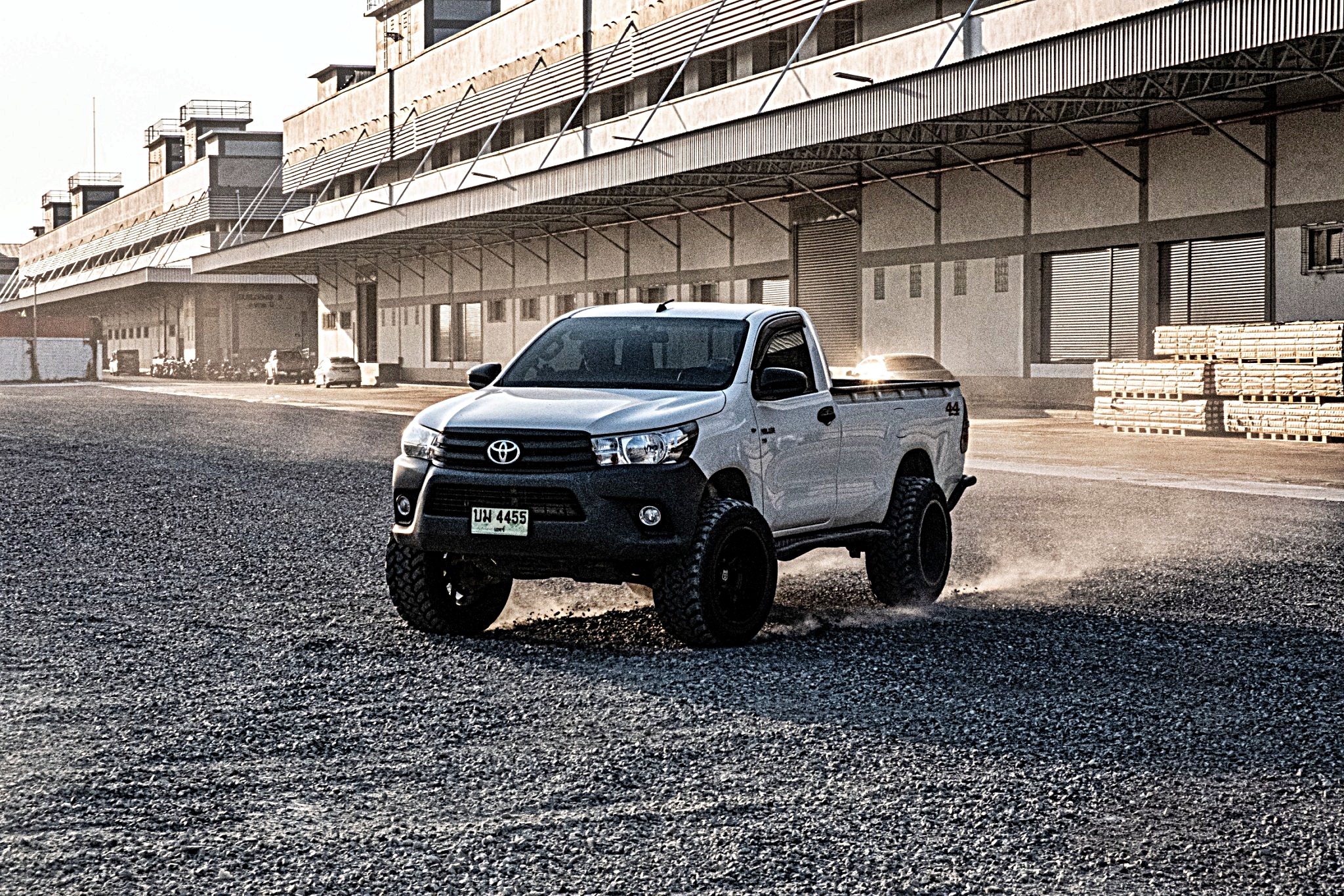 REVO หัวเดียว จองคิวจากแพร่ ทำทรงเมกาที่ STEP9