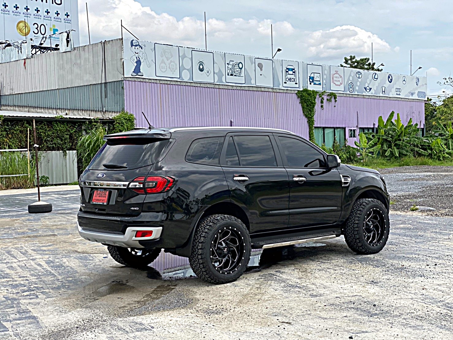 FORD EVEREST ป้ายแดงจัดล้อ20 แบบไม่ยก