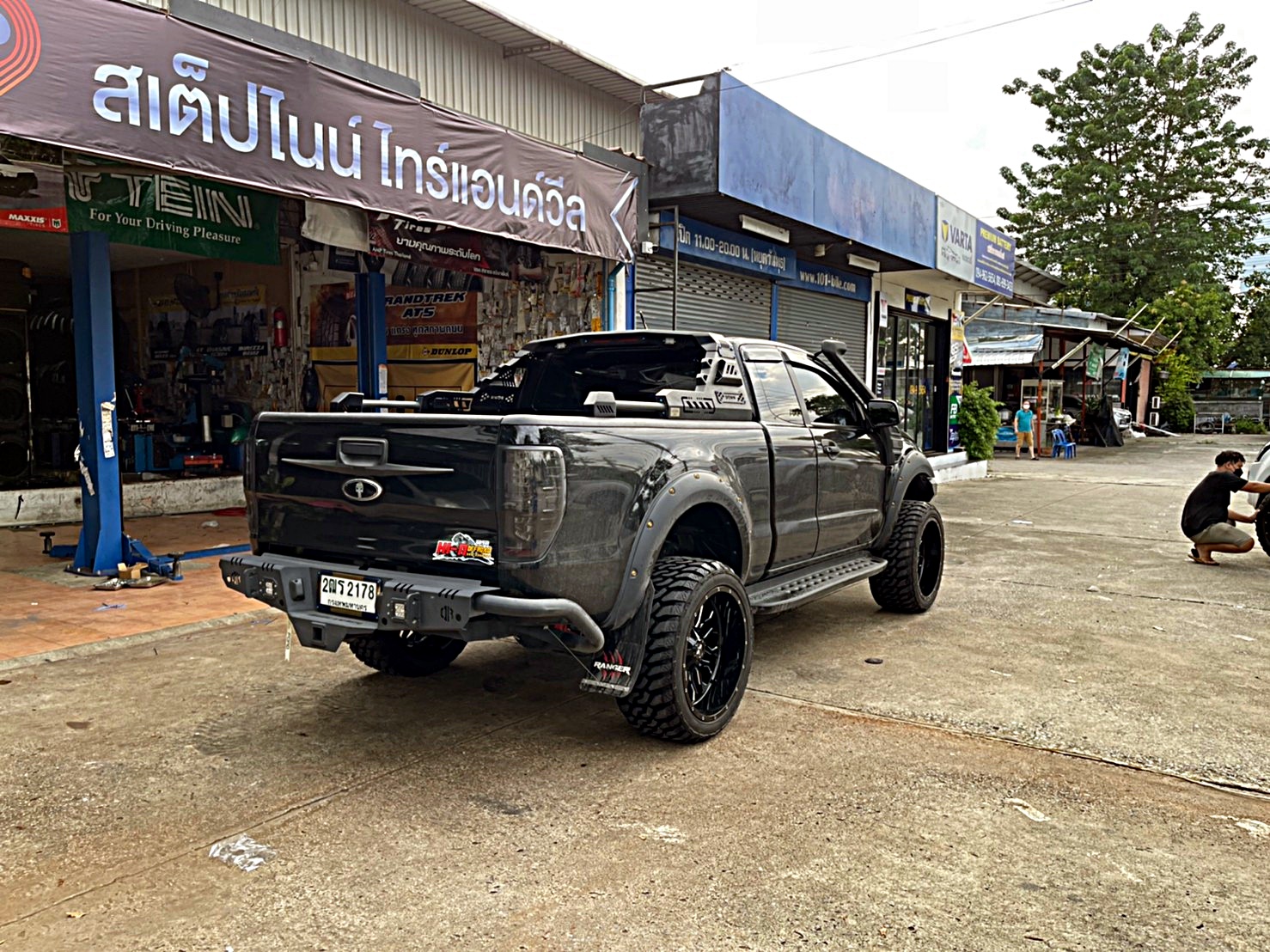 FORD RANGER จัดทรงเมกา ขอบ22 ที่ STEP9