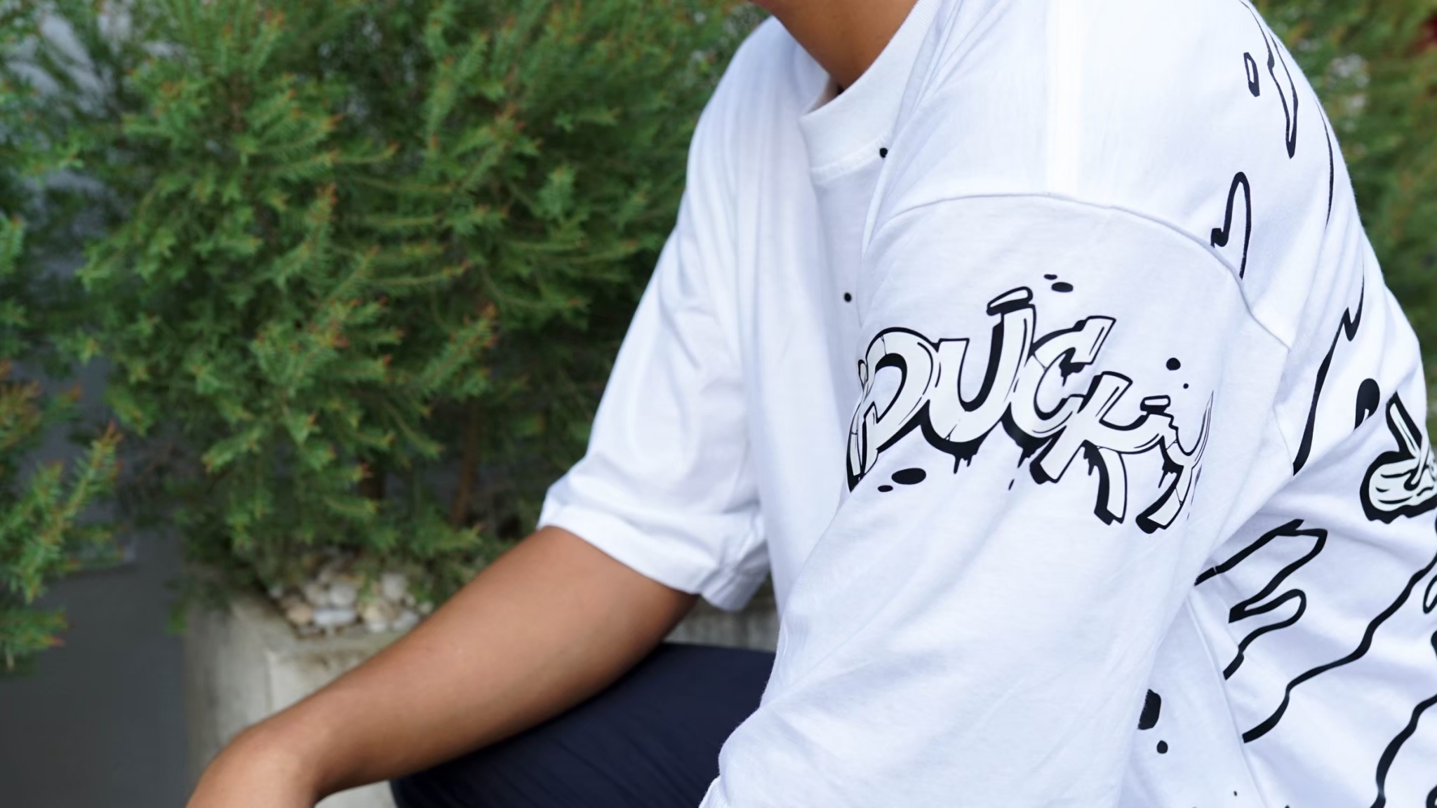 เสื้อยืดพร้อมสกรีนลาย 